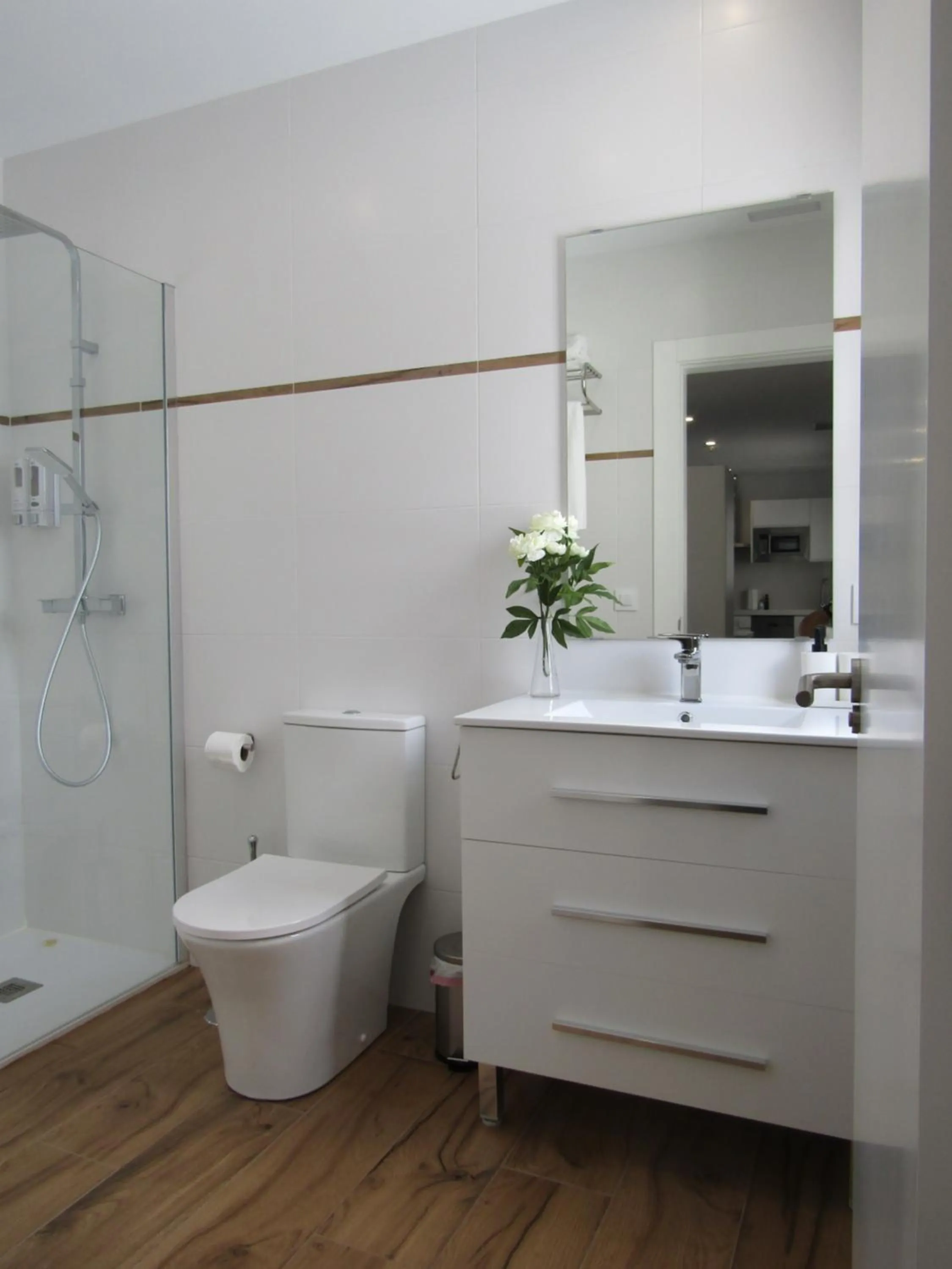 Bathroom in Apartamentos Santa María 15