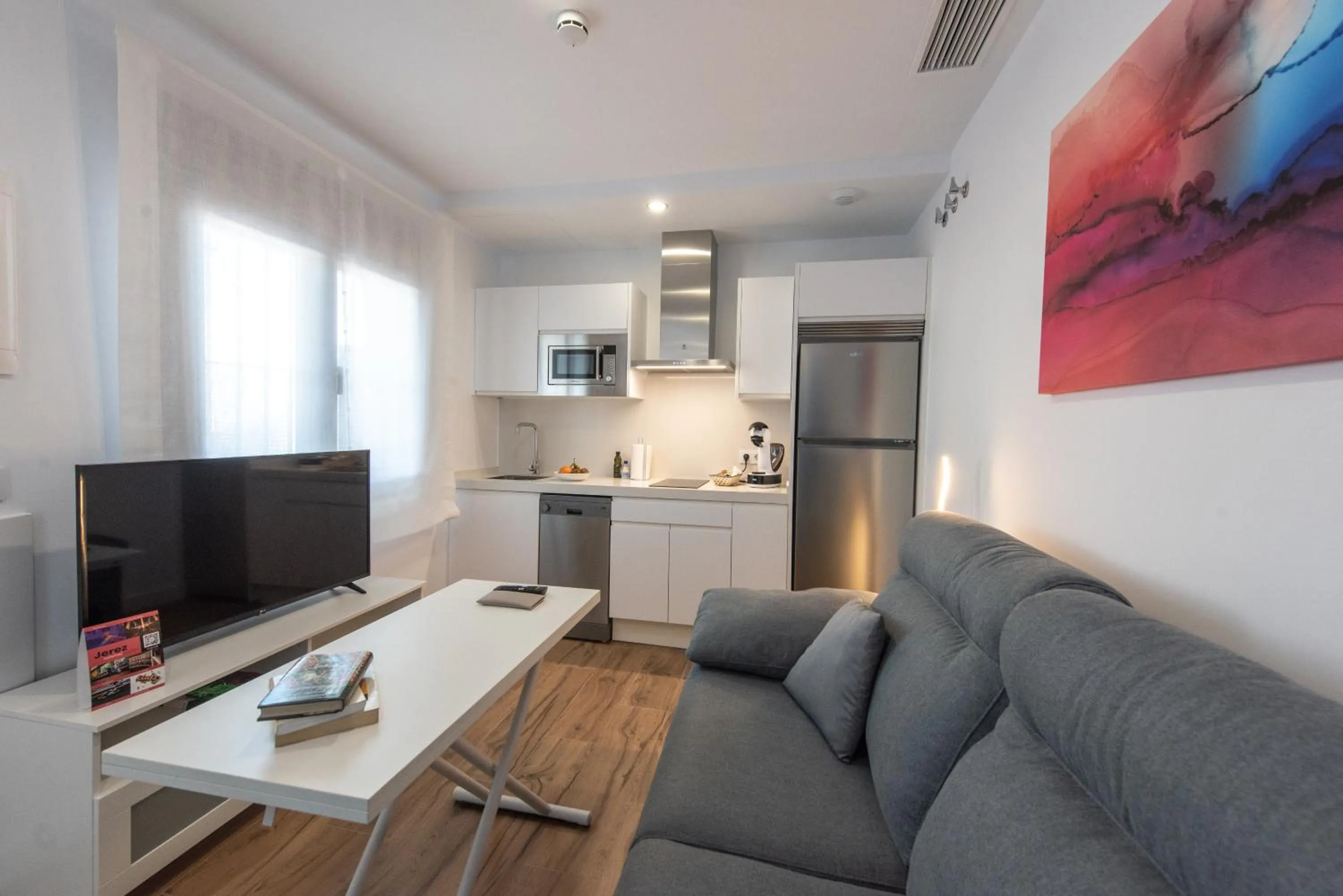 Kitchen or kitchenette in Apartamentos Santa María 15