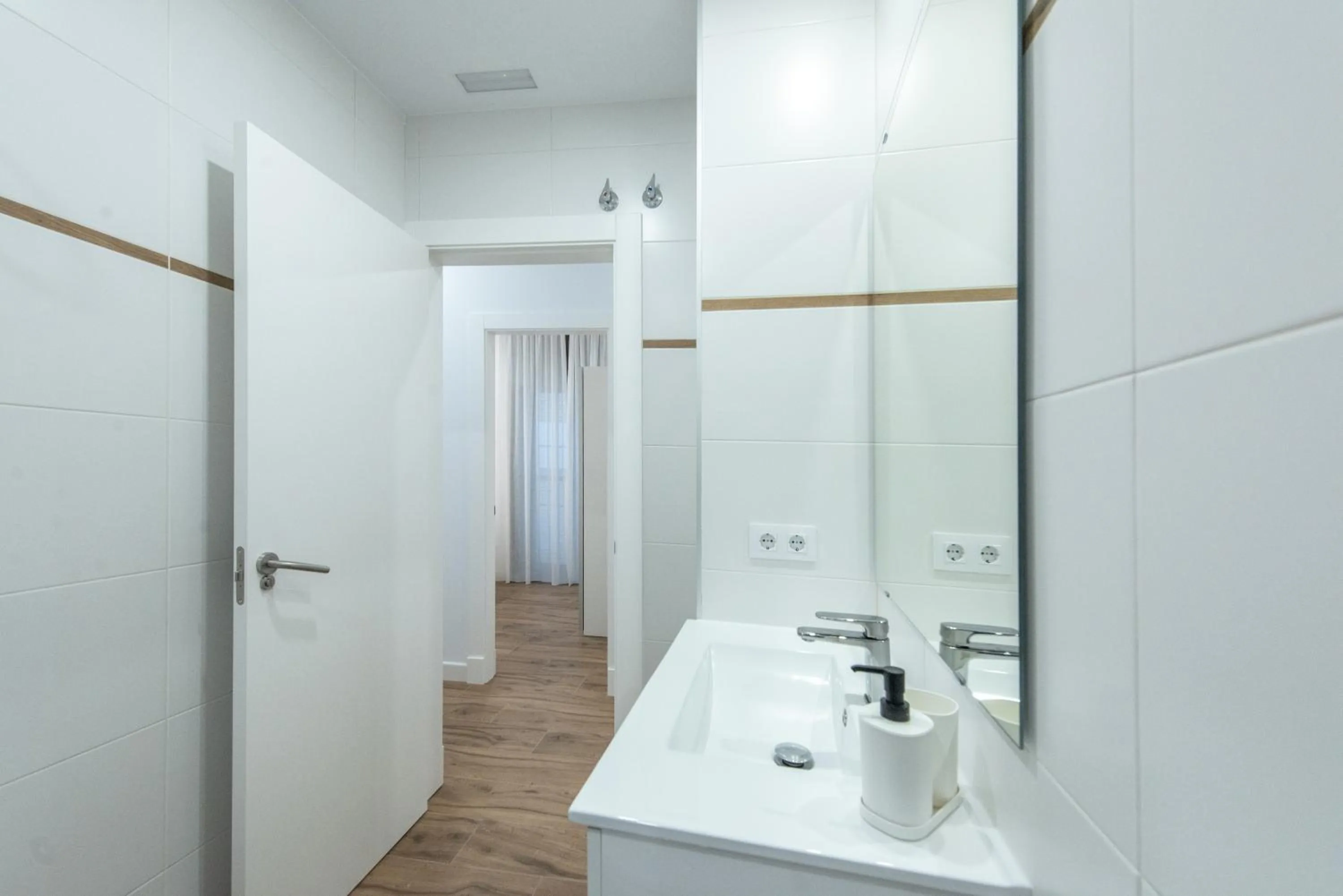 Bathroom in Apartamentos Santa María 15