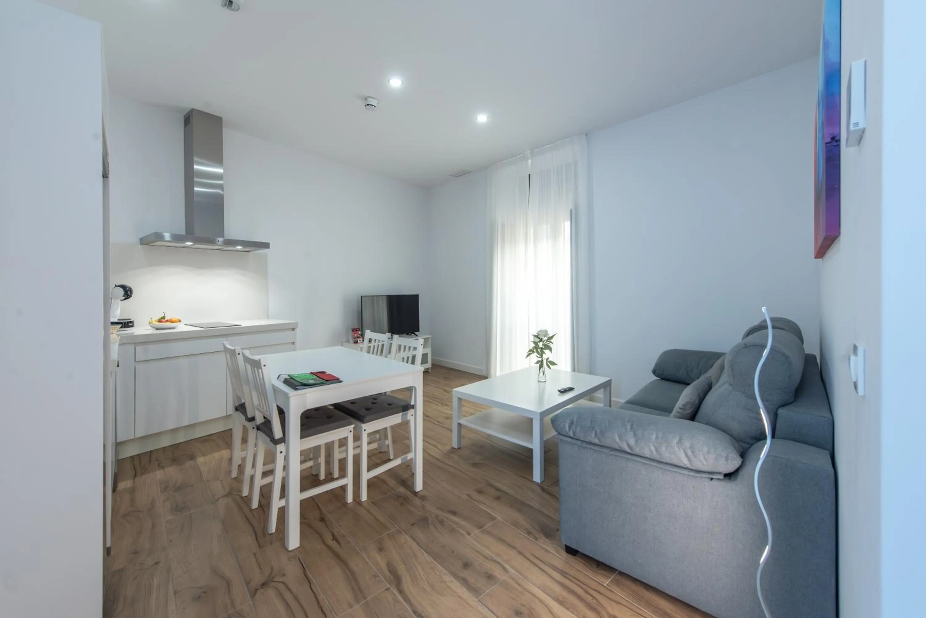 Kitchen or kitchenette in Apartamentos Santa María 15