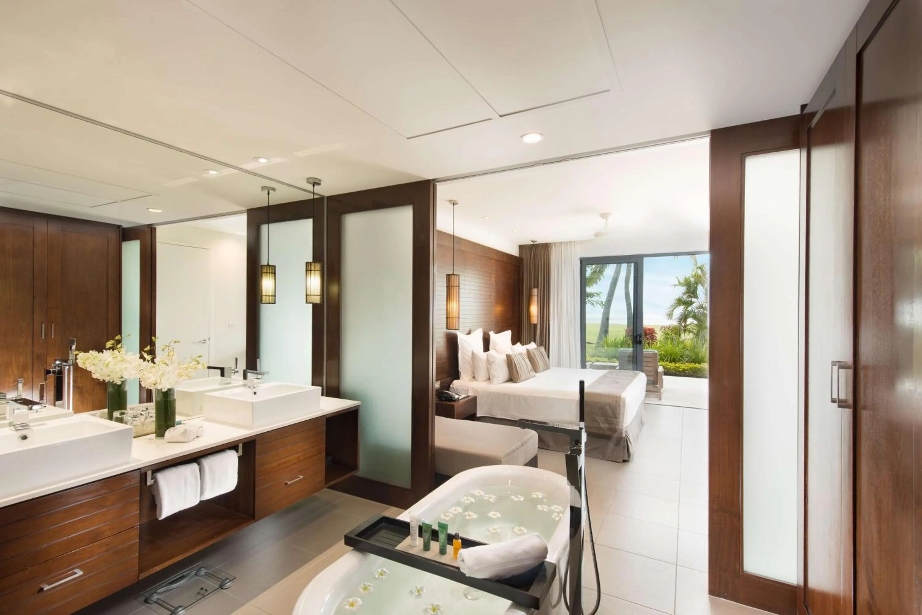 Bed in Hilton Fiji Beach Resort and Spa