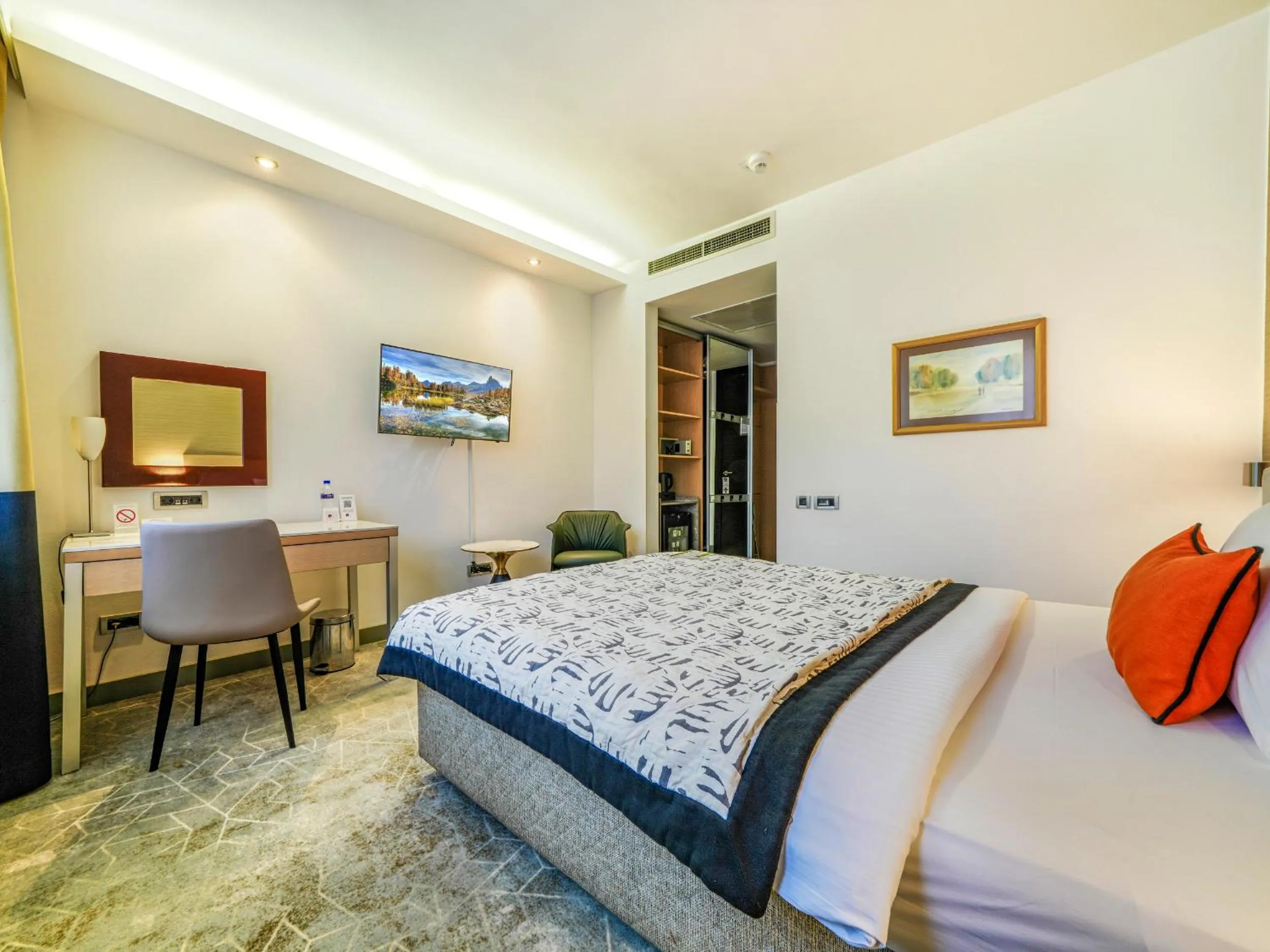 Bed in IN Hotel Beograd