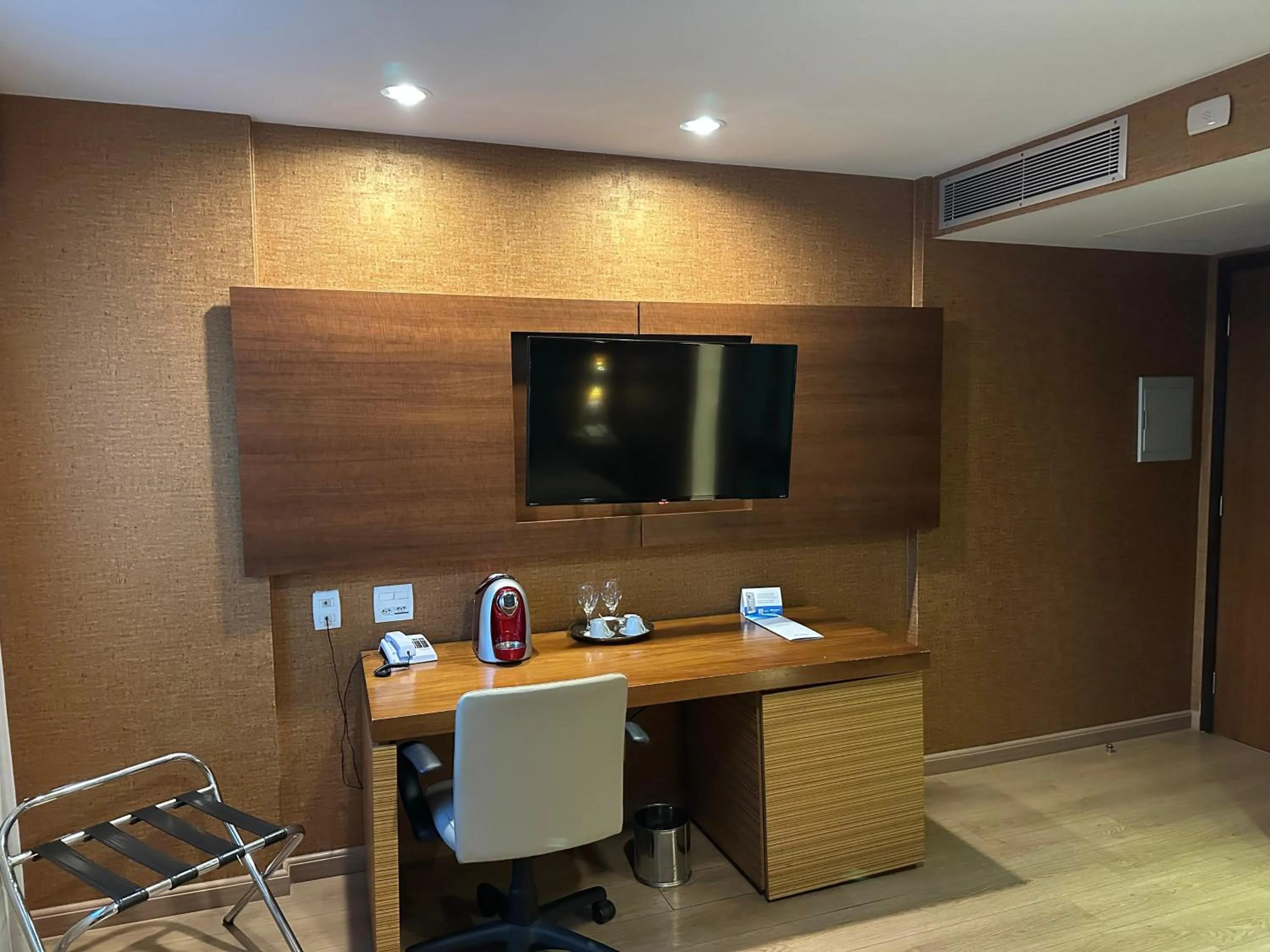 TV and multimedia in Flat 246 - Avenida Ibirapuera, Moema/SP