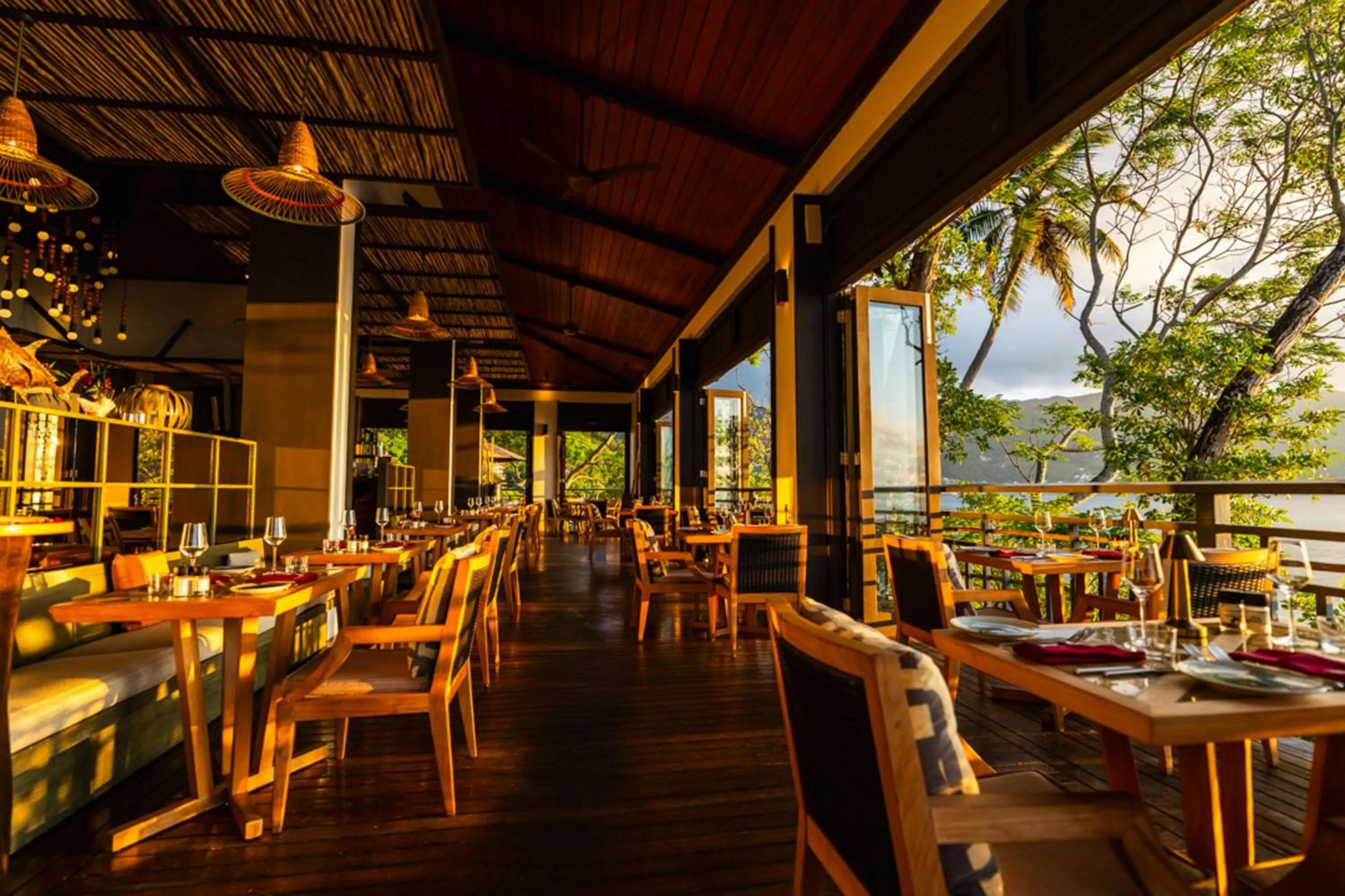 Restaurant/places to eat in Hilton Seychelles Northolme Resort & Spa