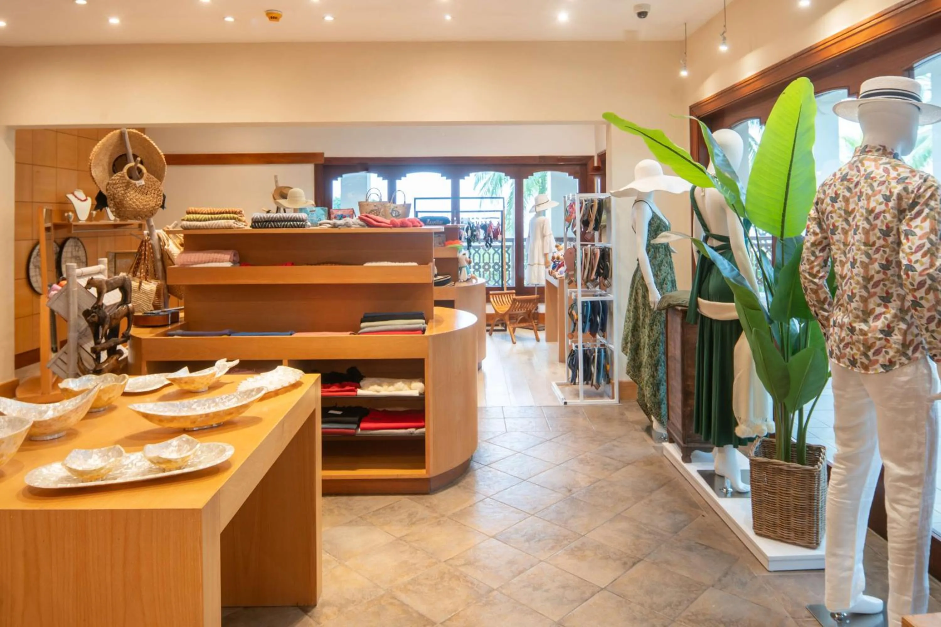 On-site shops in Hilton Mauritius Resort & Spa