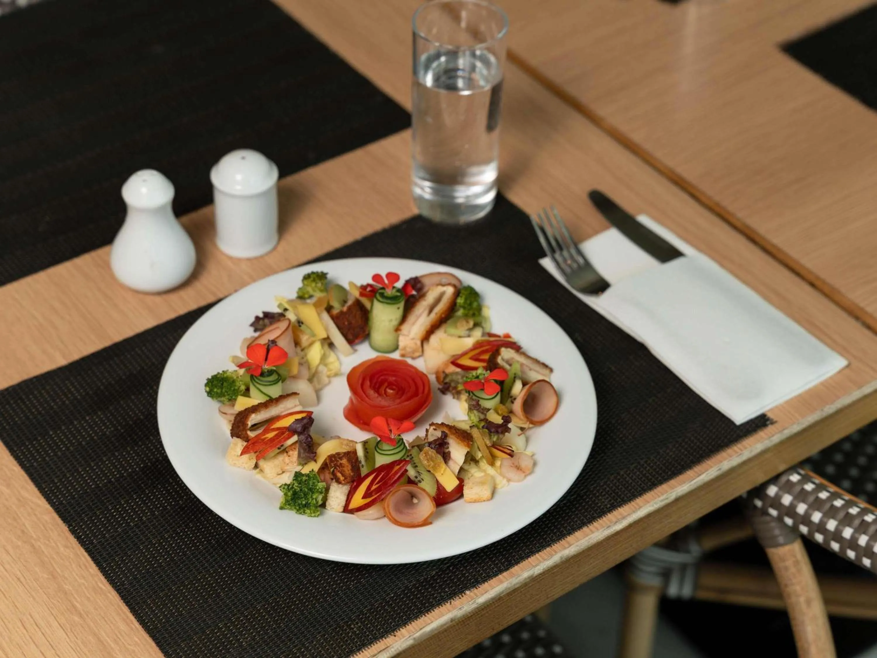 Restaurant/places to eat in Ibis Fes