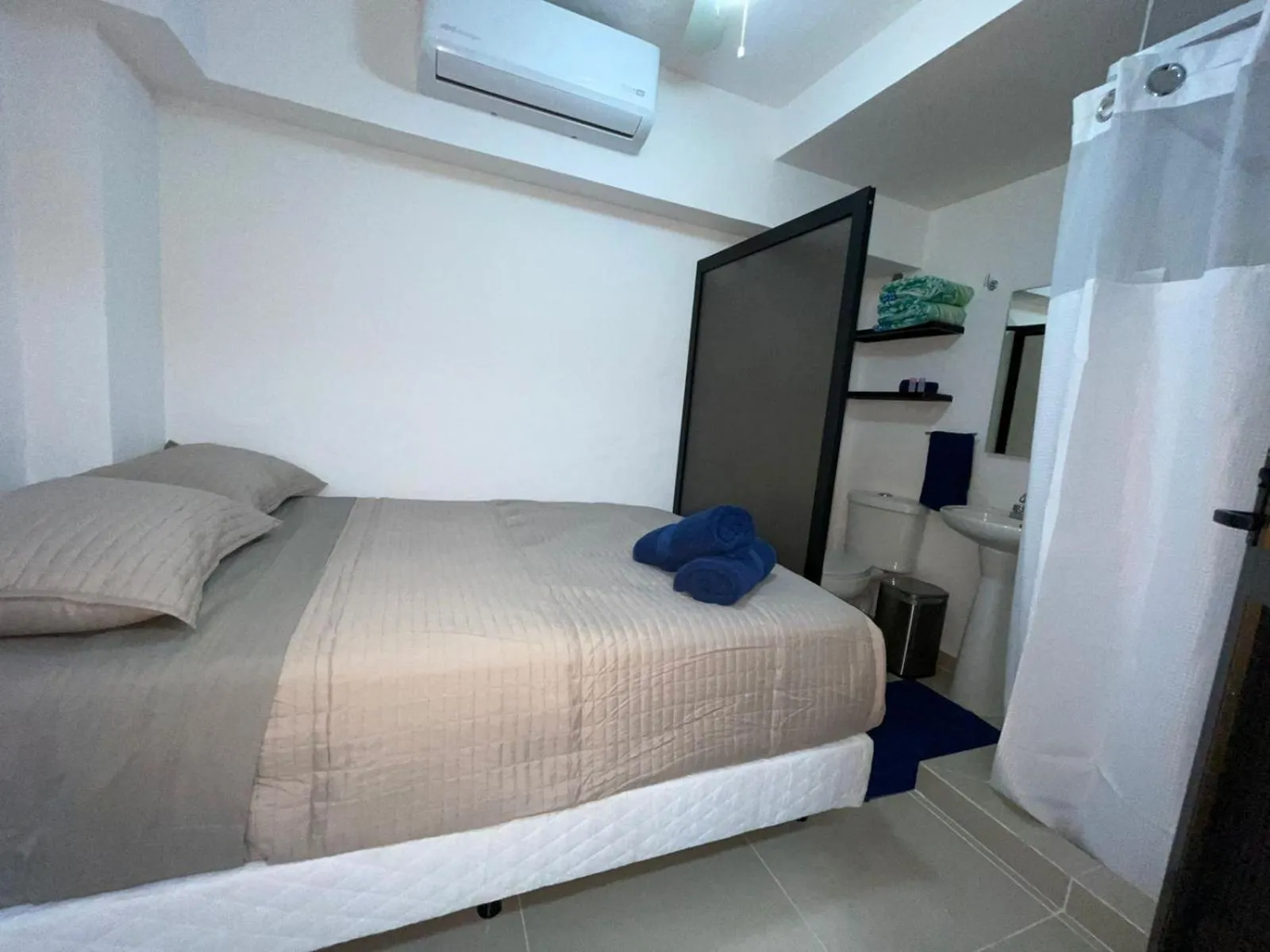 Deco 3 Downtown 3 bed Apartment