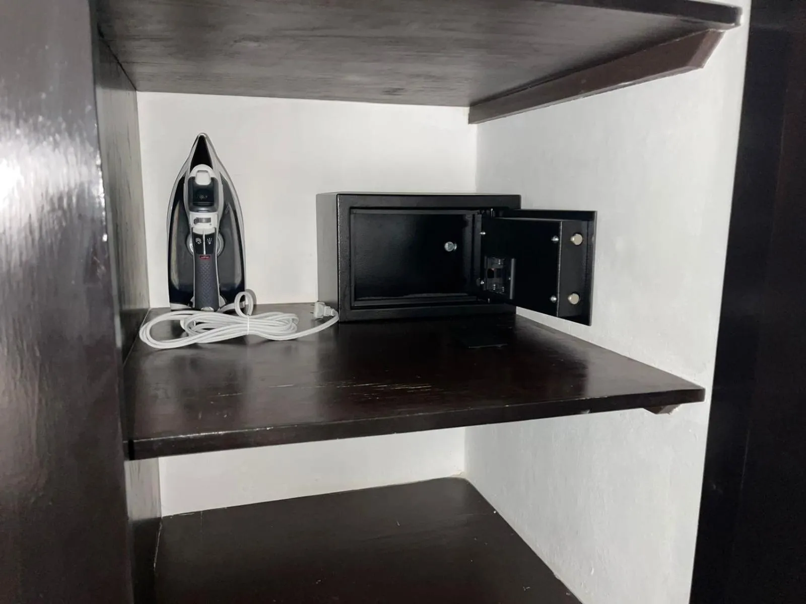 Deco 3 Downtown 3 bed Apartment