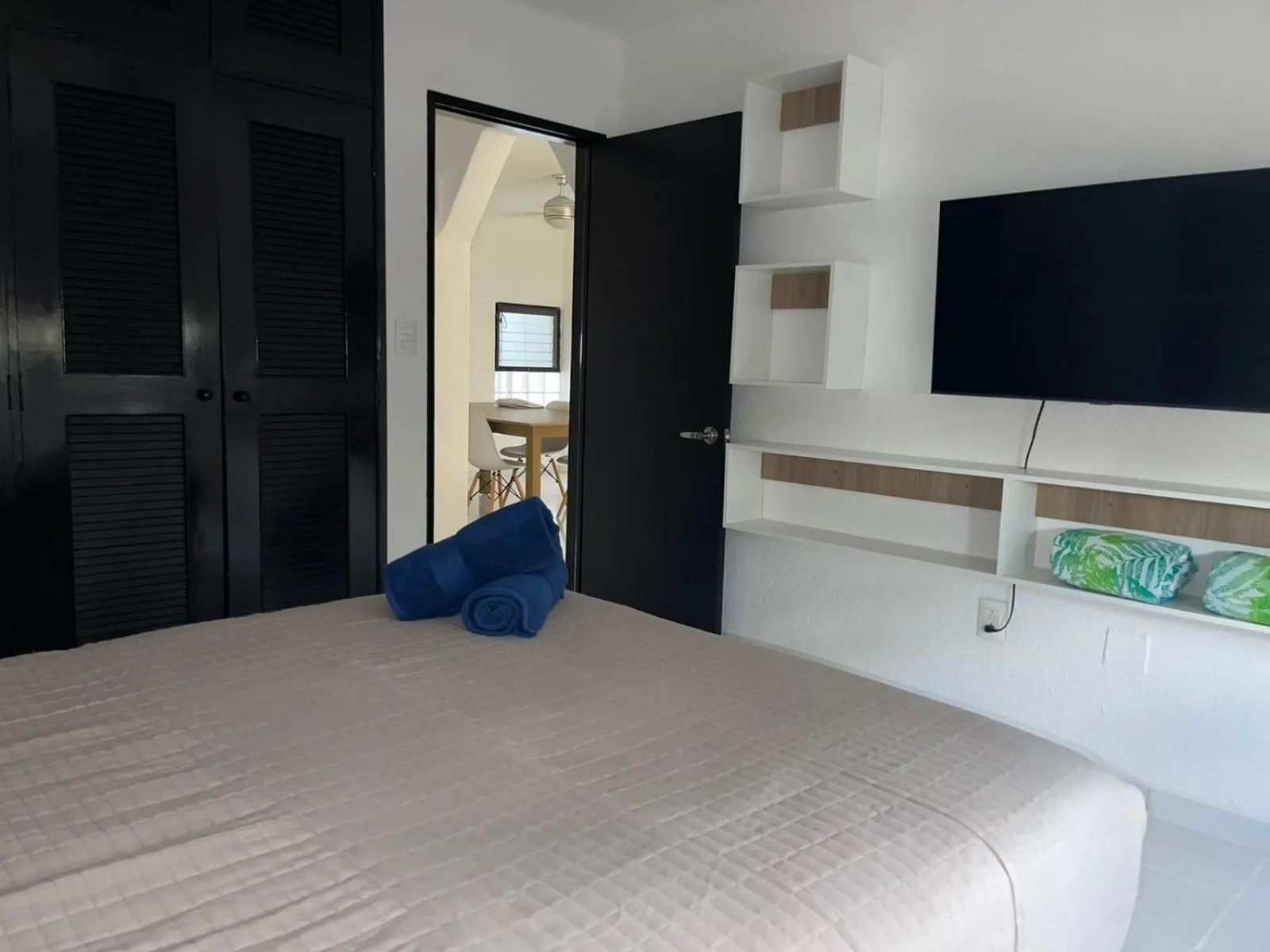 Deco 3 Downtown 3 bed Apartment