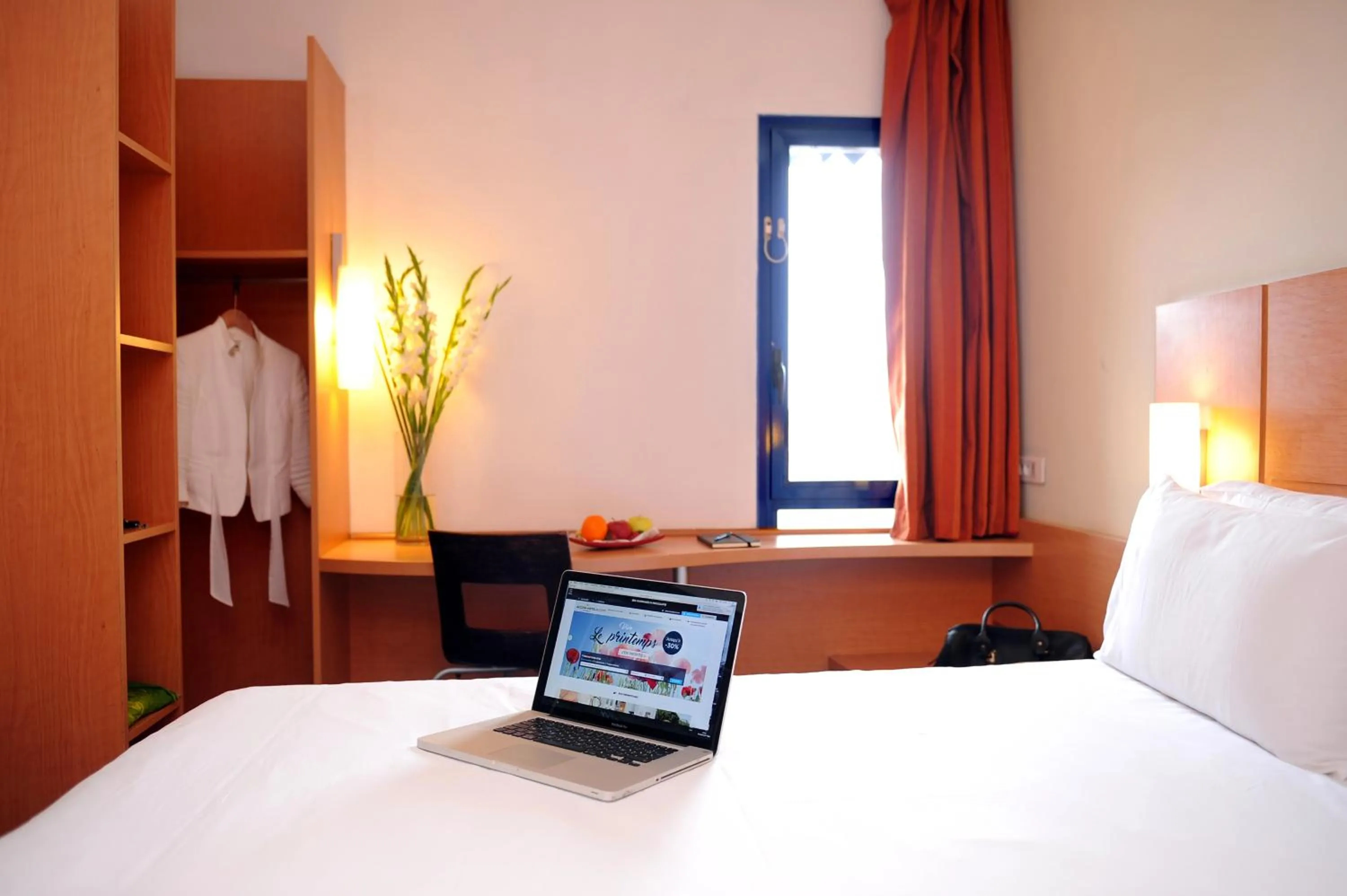 Photo of the whole room in Ibis Marrakech Centre Gare