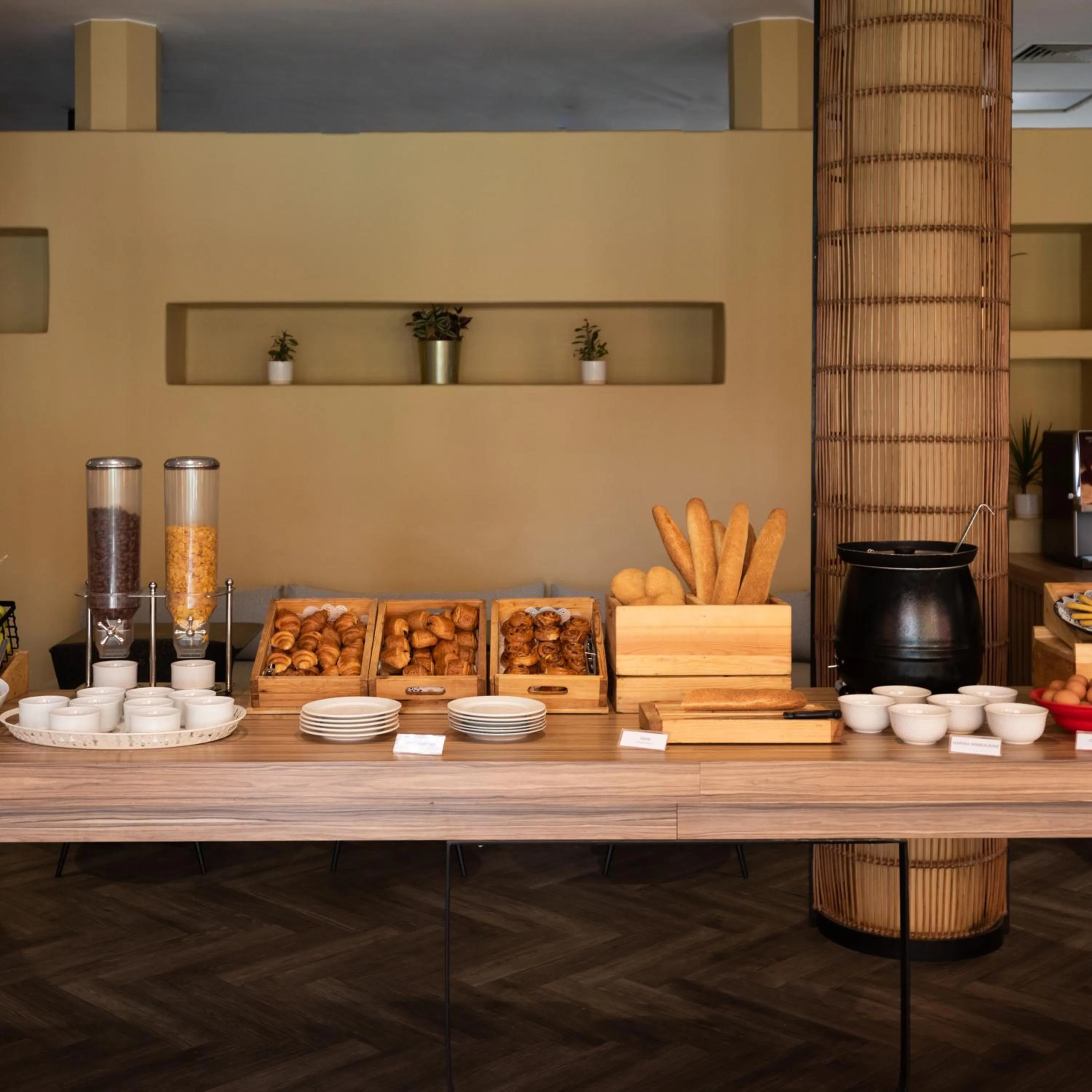 Restaurant/places to eat in Ibis Marrakech Centre Gare