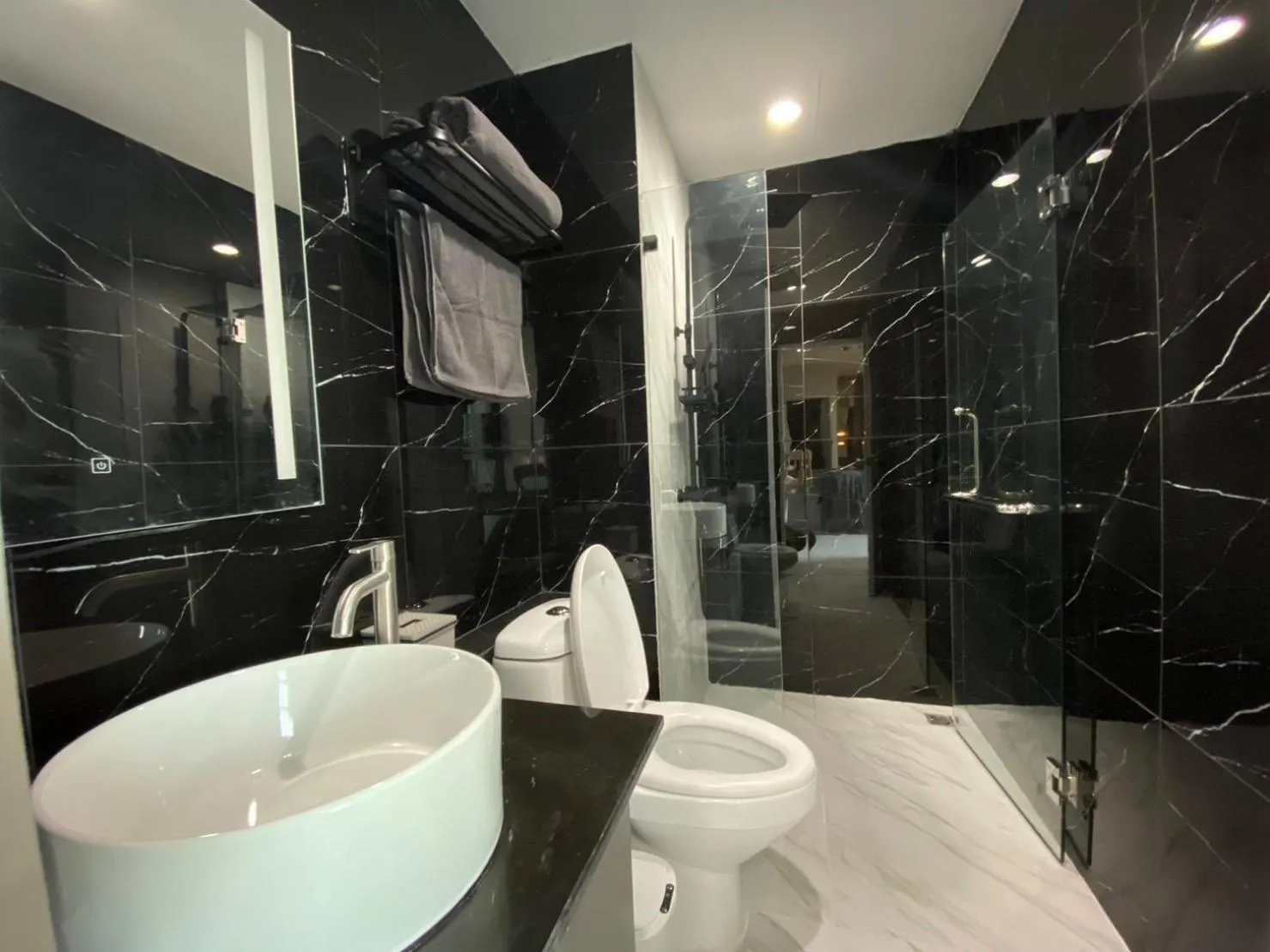 Shower in SEA Ville Grand Pattaya