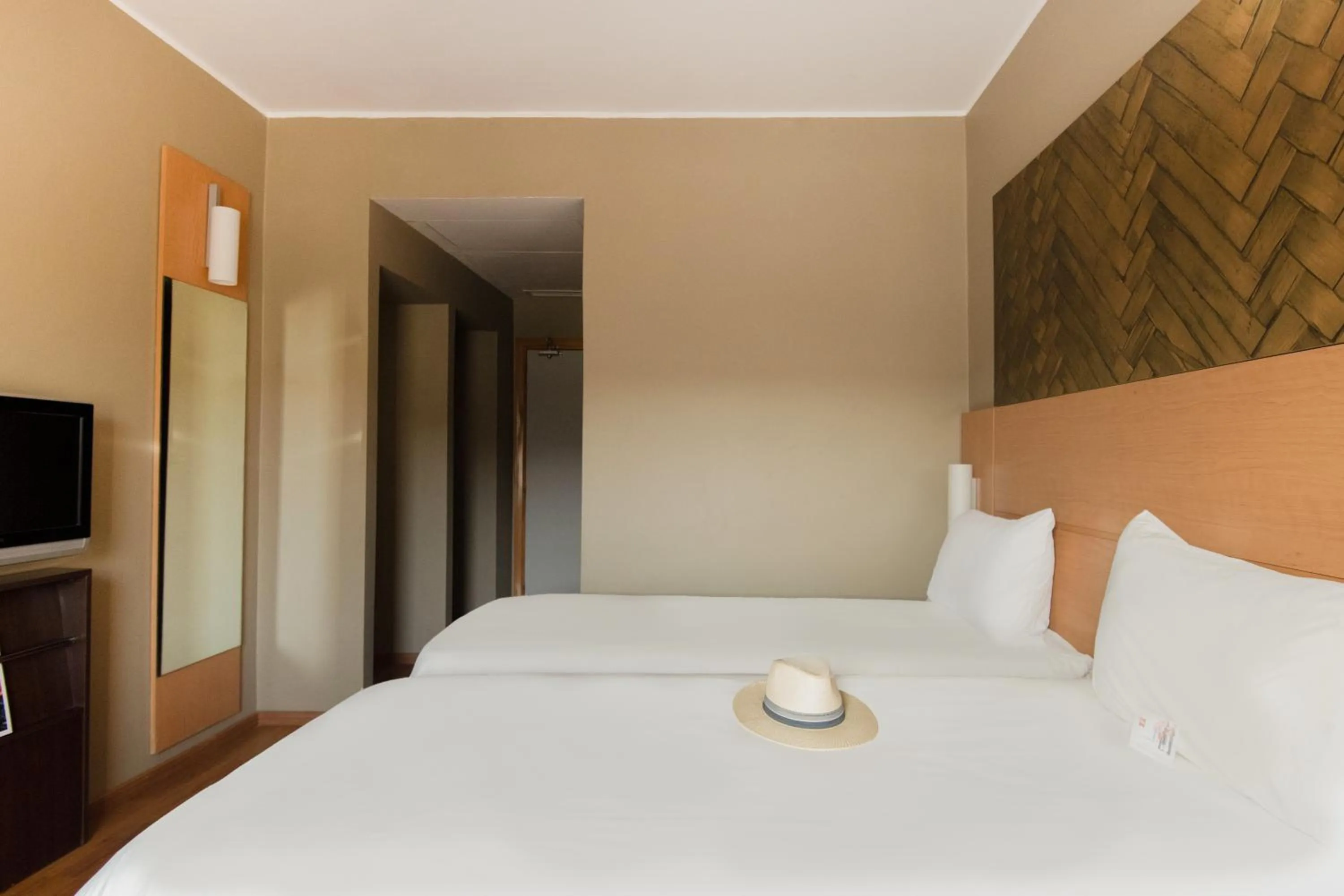 Bedroom, Bed in Ibis Oujda