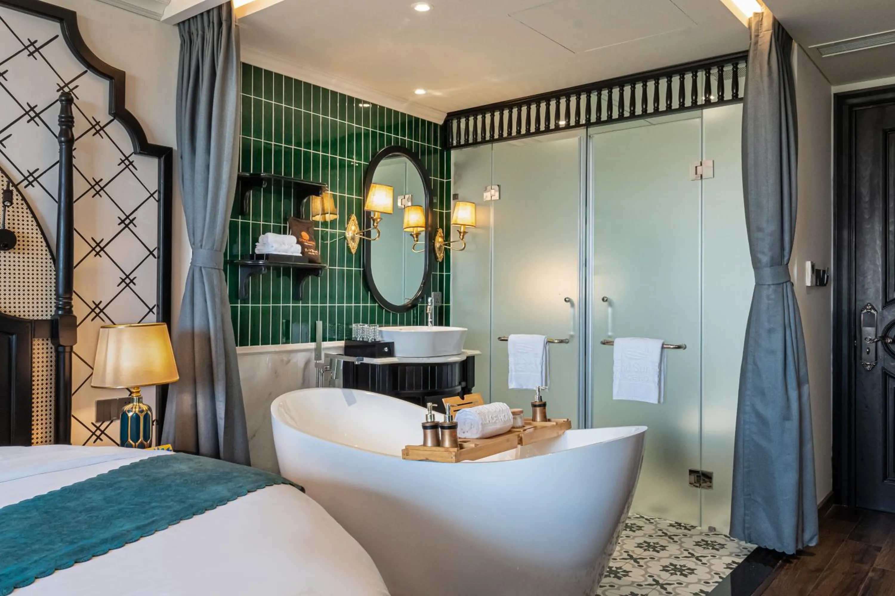 Shower, Bed in Grand Sunrise Palace Hoi An- A Luxury Indochine Hotel & Spa