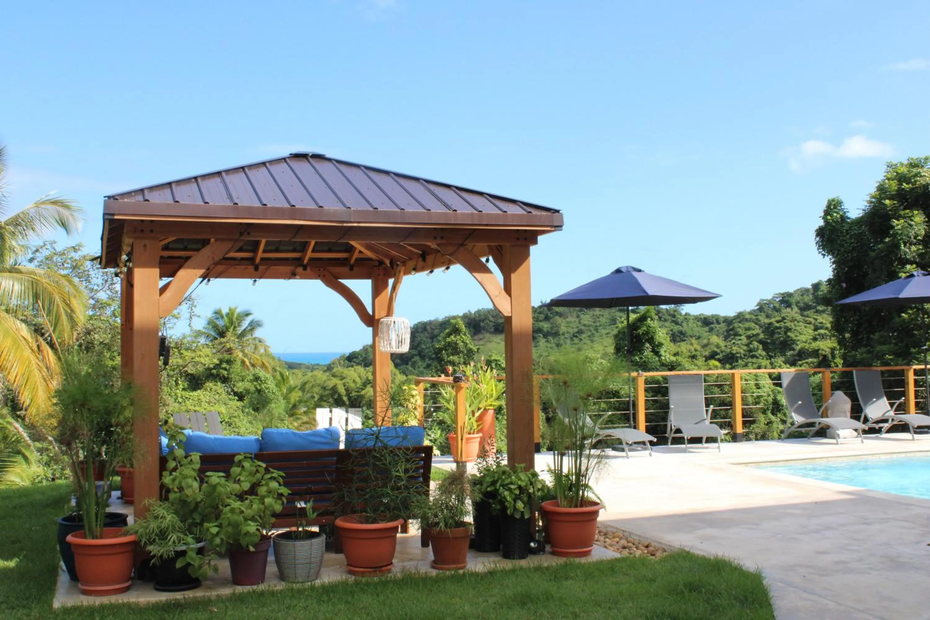 Spring in The Serene House Bed & Breakfast