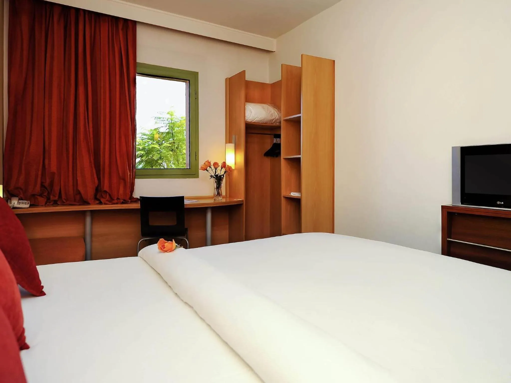 Bedroom, Bed in Ibis Marrakech Palmeraie