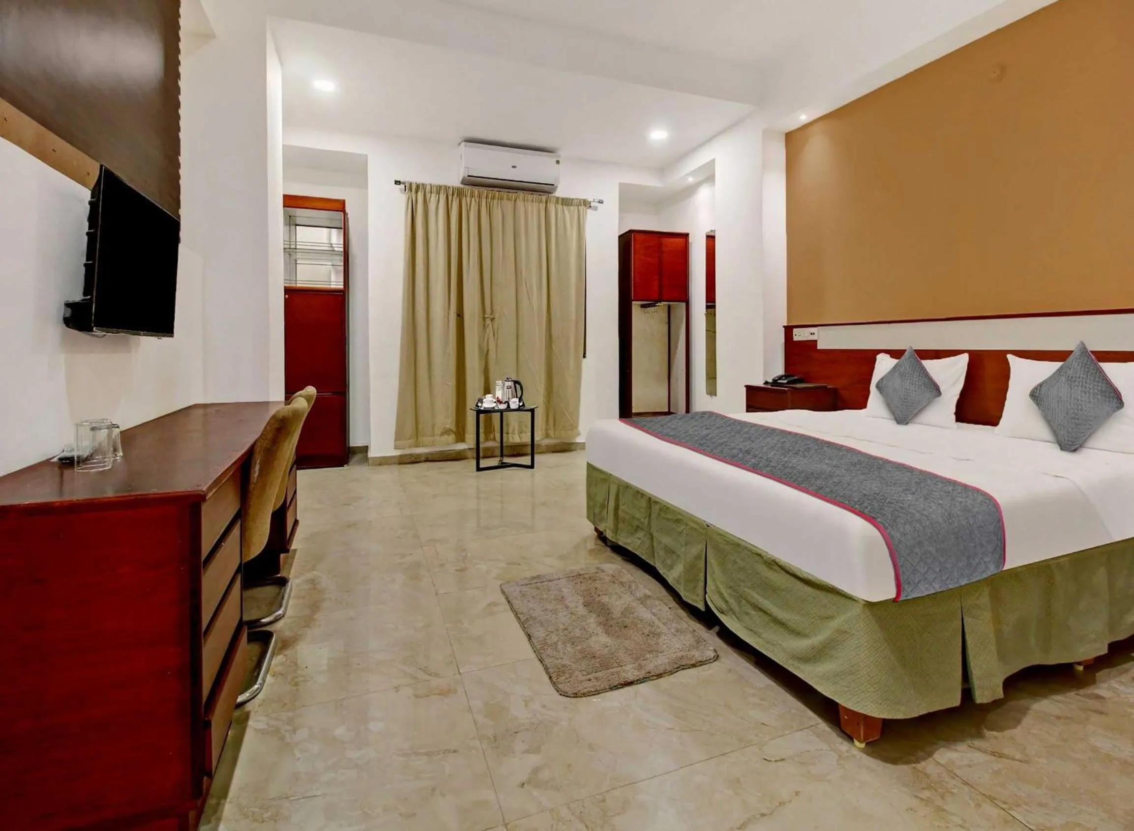 Bedroom, Bed in Palette - Hotel Saket Greens