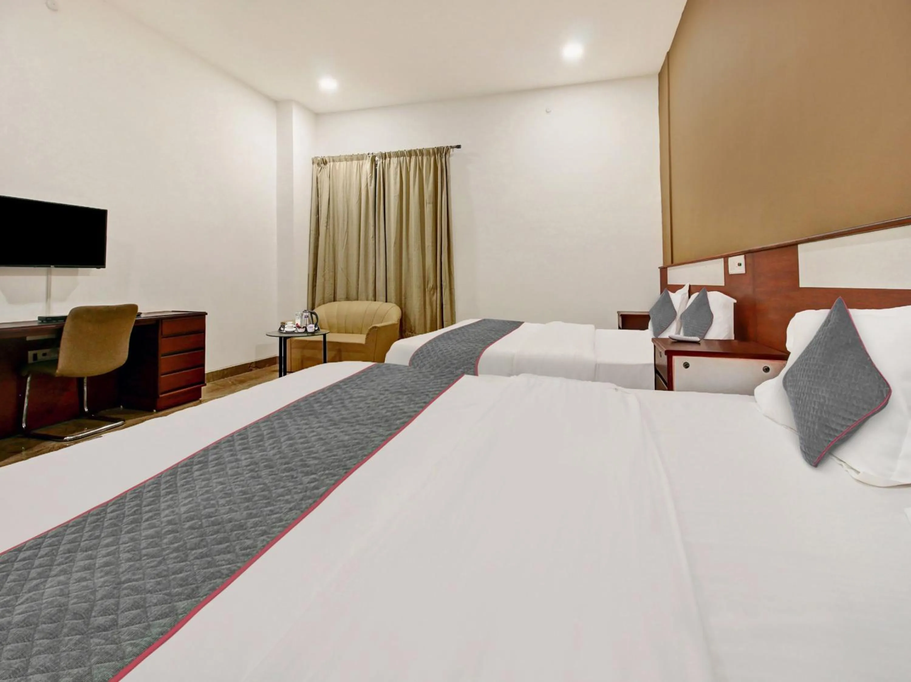 Bedroom, Bed in Palette - Hotel Saket Greens