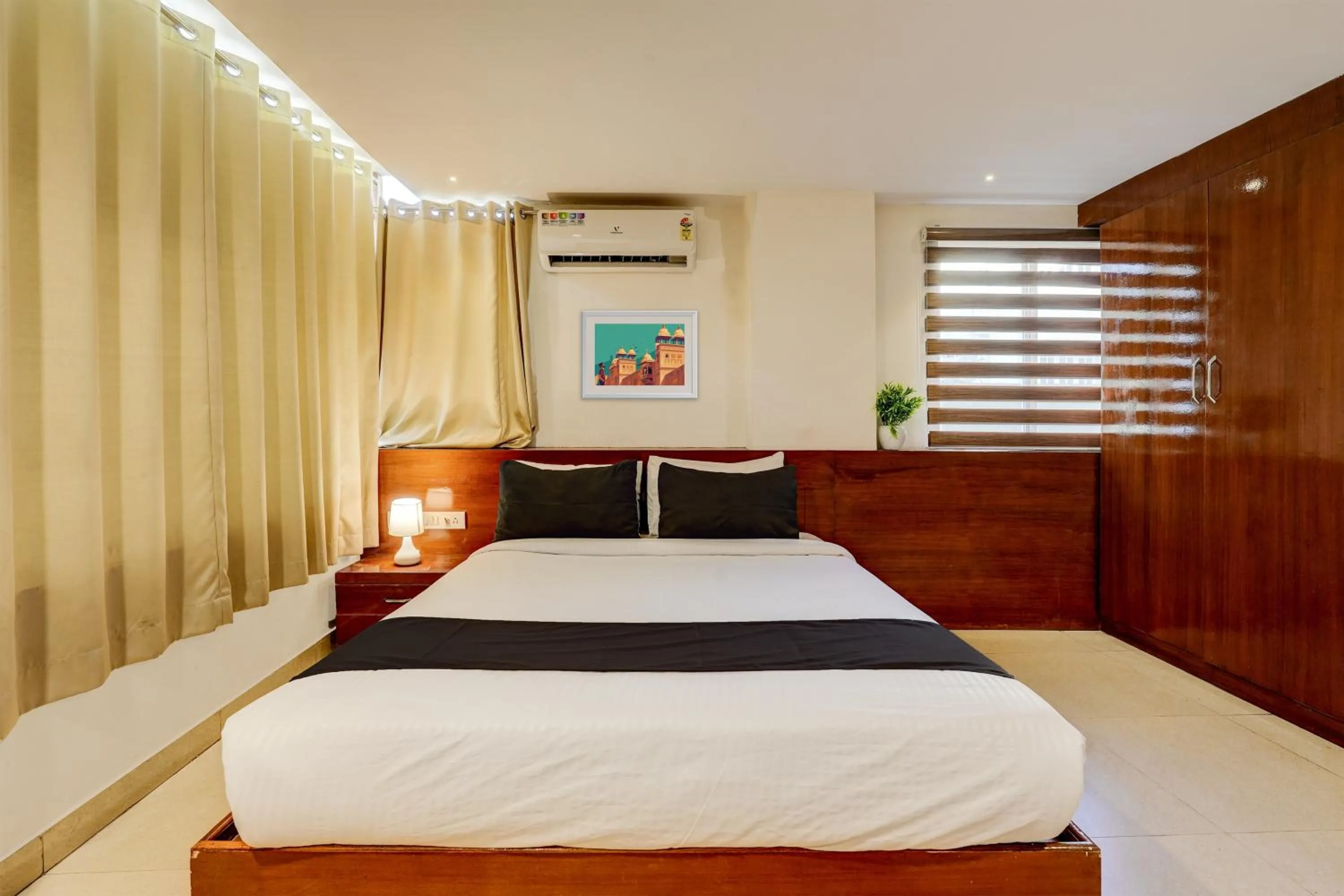 Facade/entrance, Bed in Hotel O RK residency