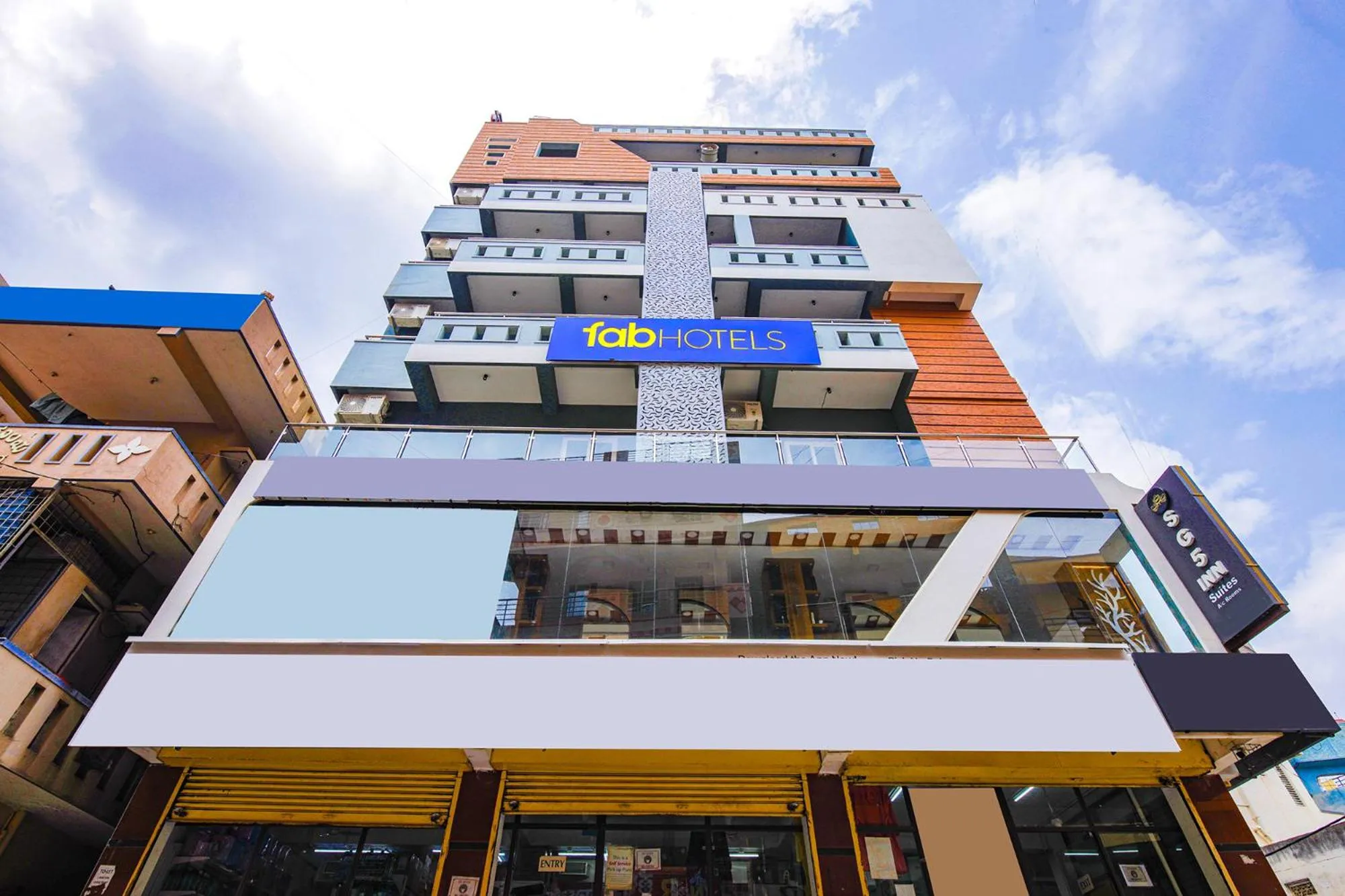 Property building in Hotel SG5 Inn Suites