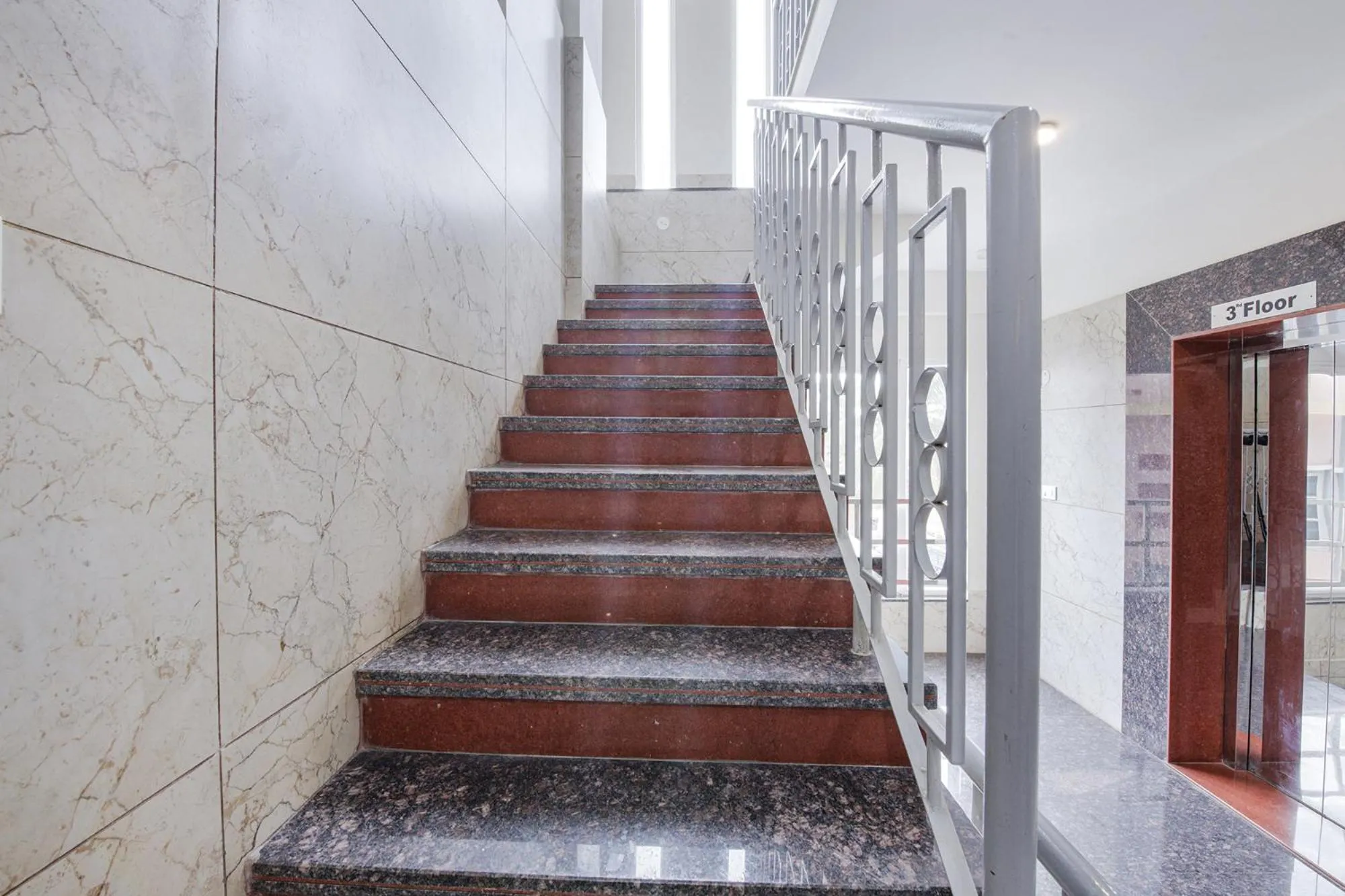 Lobby or reception in Hotel SG5 Inn Suites