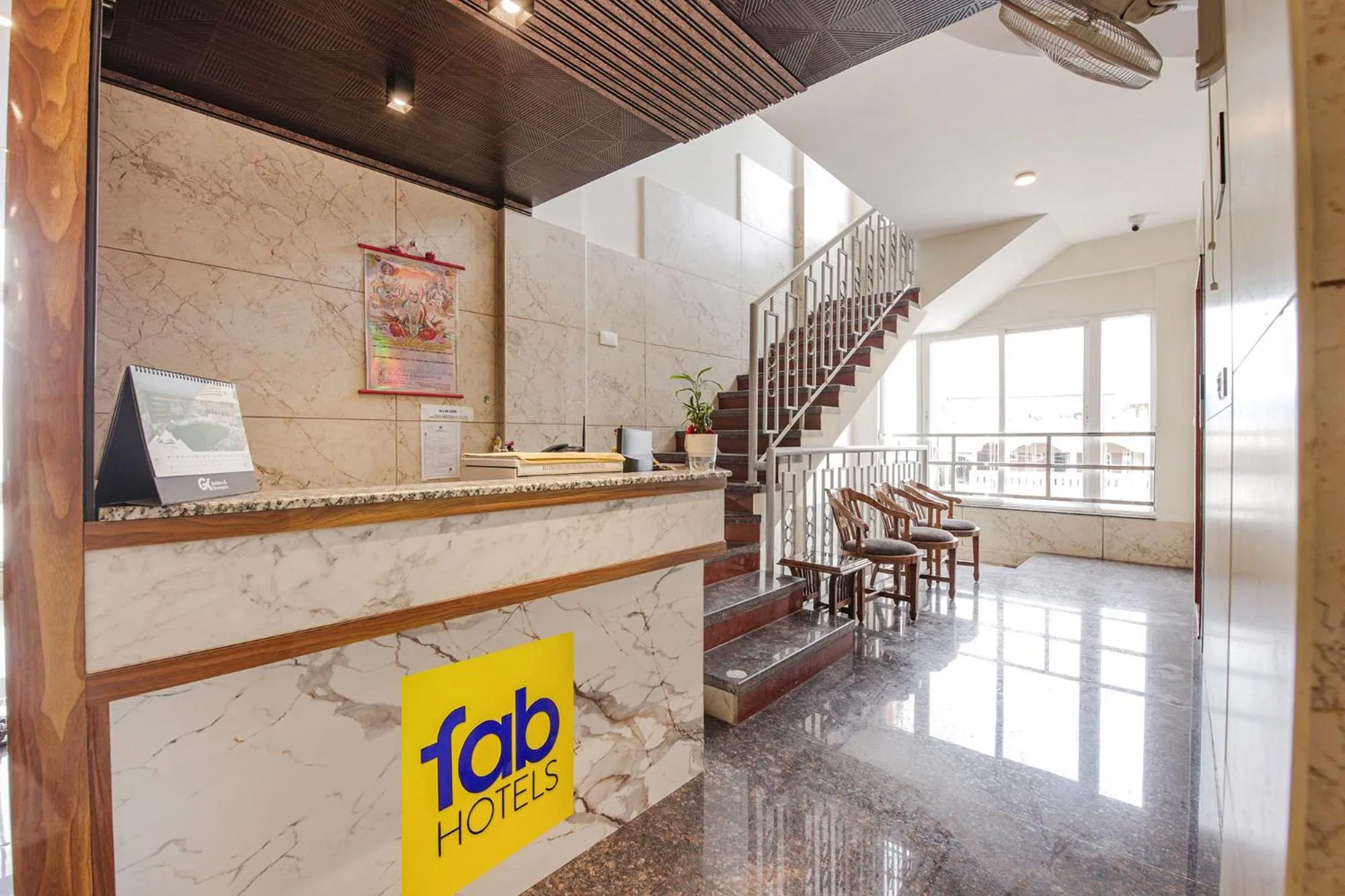 Lobby or reception in Hotel SG5 Inn Suites