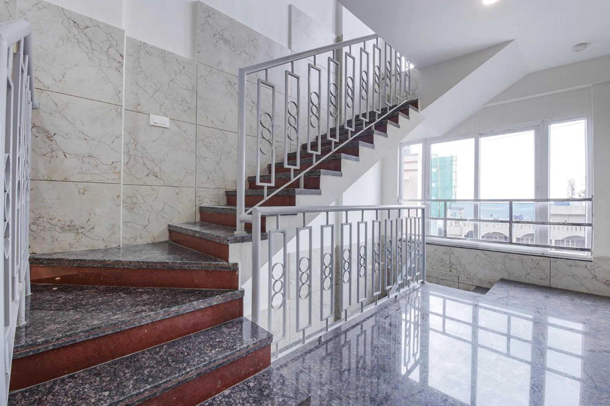 Lobby or reception in Hotel SG5 Inn Suites