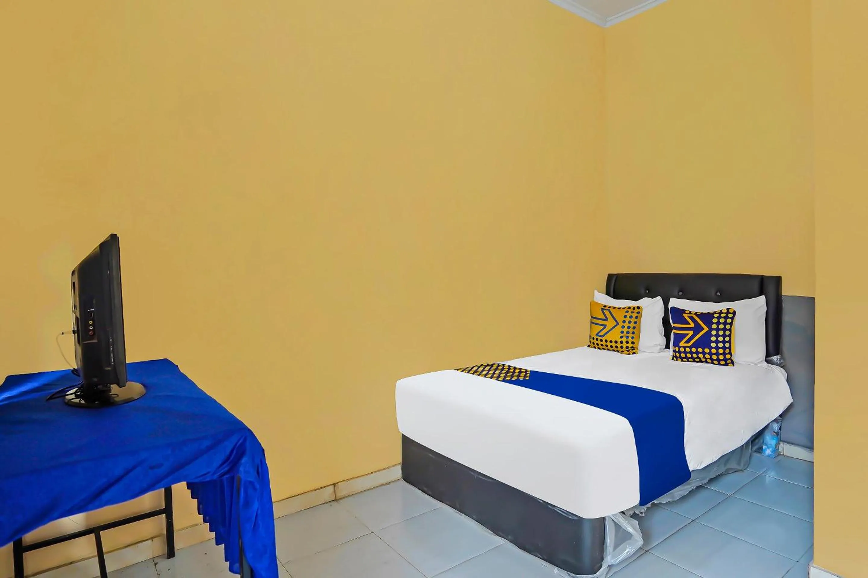 Bedroom, Bed in SPOT ON 92475 Rc Homestay Syariah