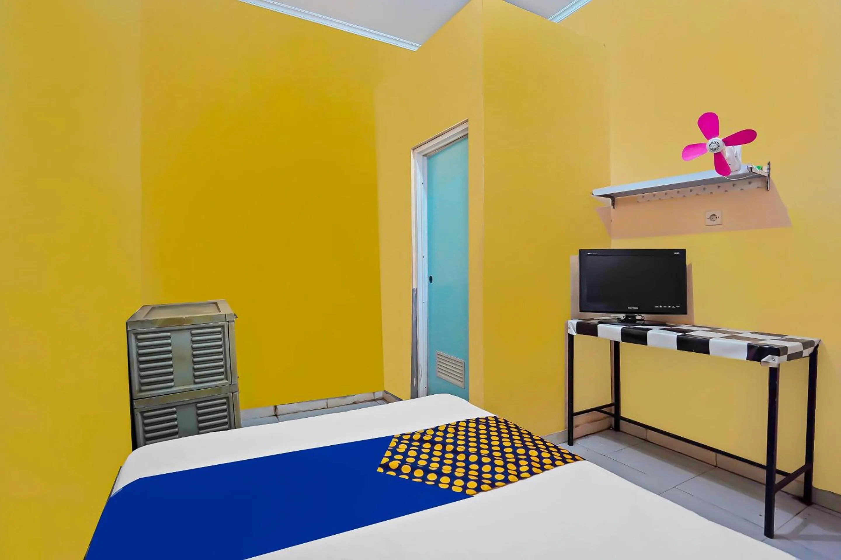 Bedroom, Bed in SPOT ON 92475 Rc Homestay Syariah