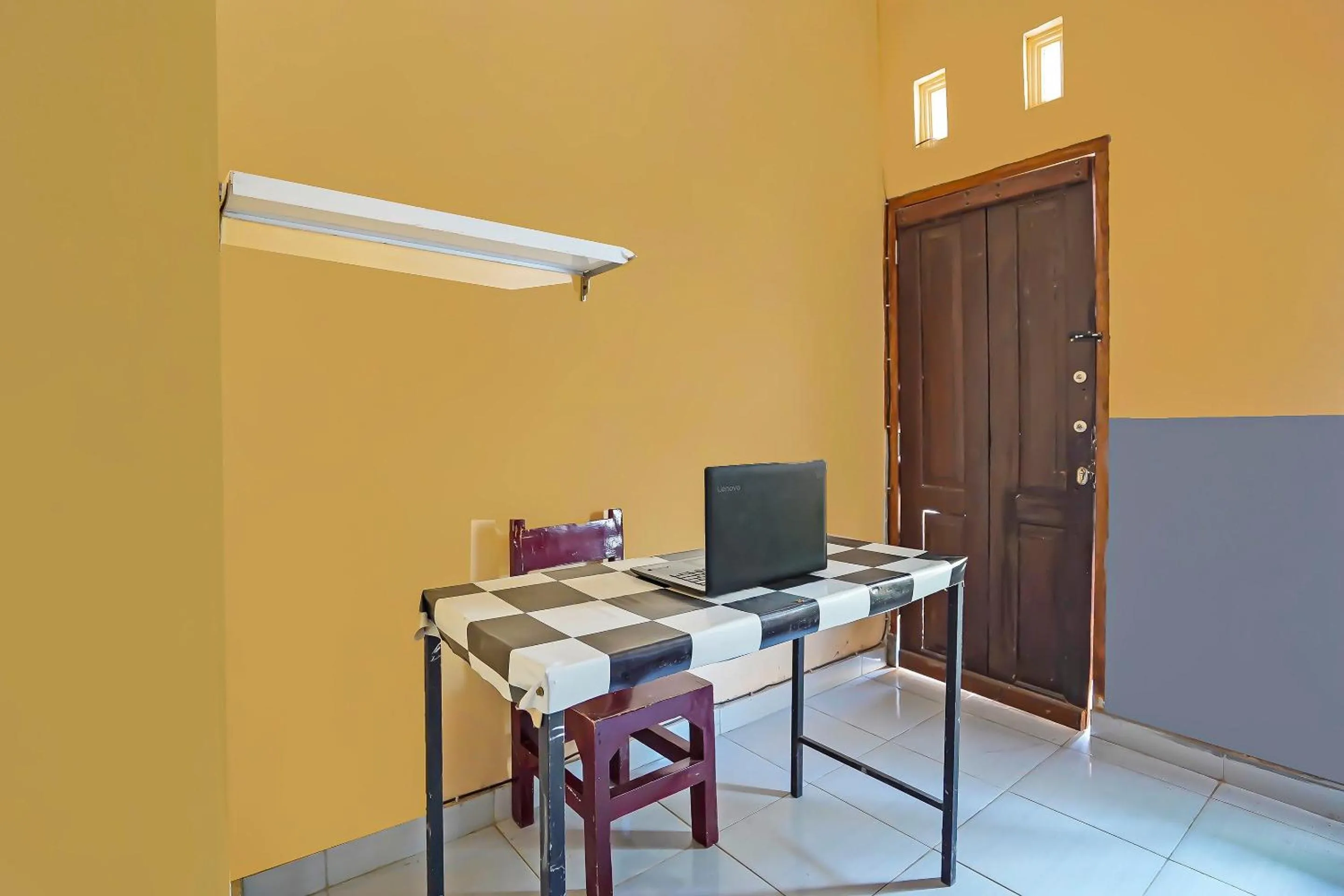 Lobby or reception in SPOT ON 92475 Rc Homestay Syariah