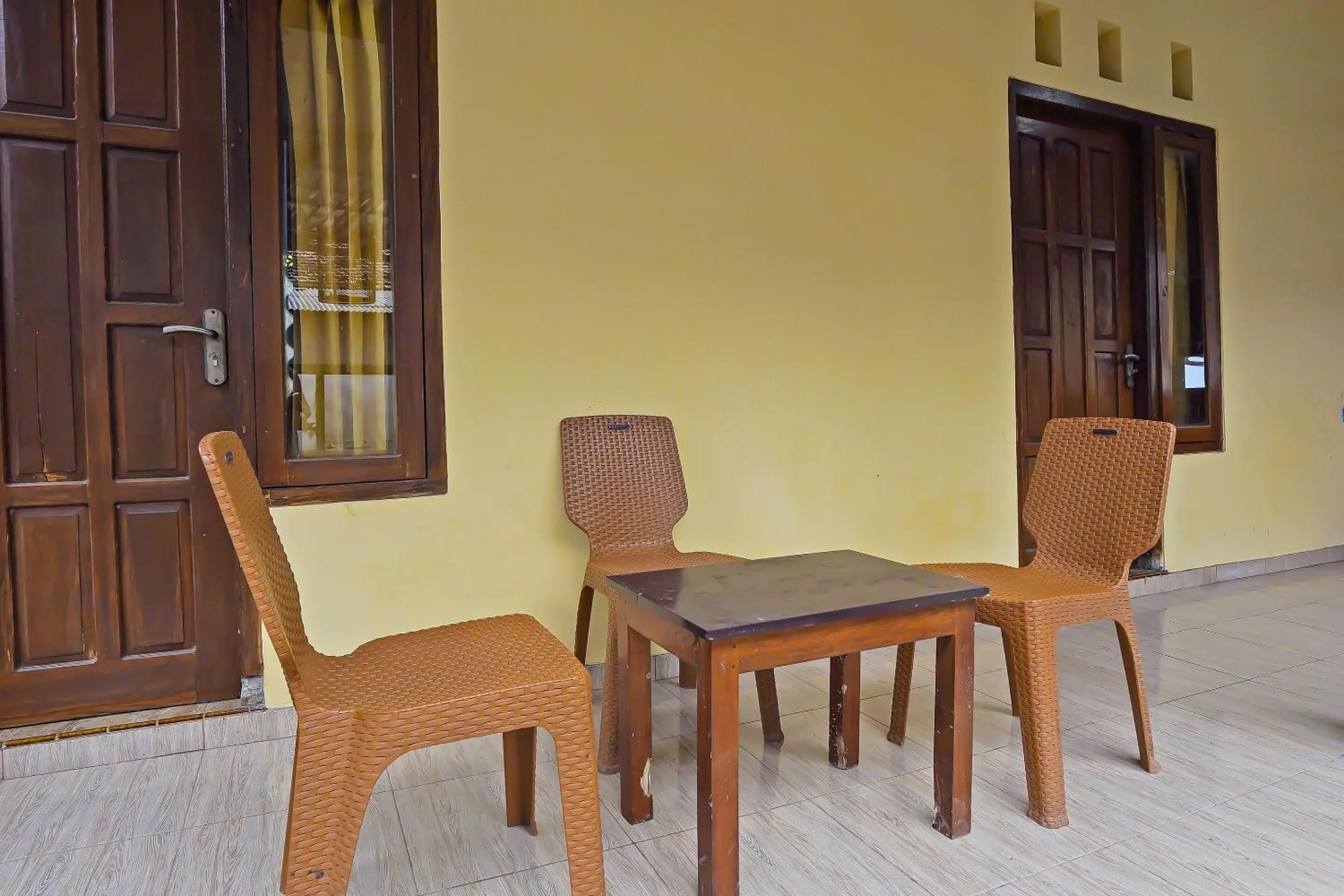 Lobby or reception in Hotel O Sobat Ijen Traveller Homestay