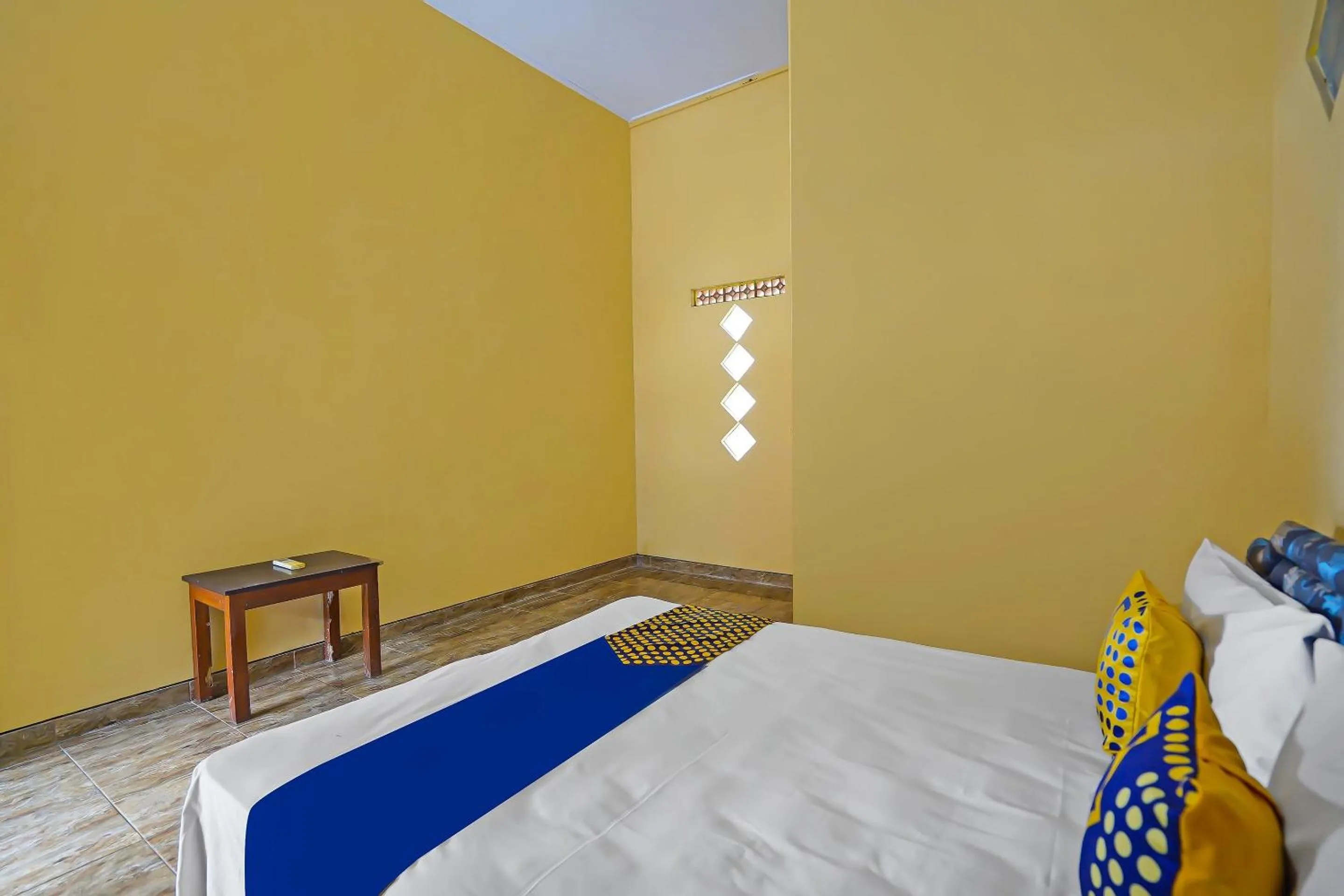 Bedroom, Bed in Hotel O Sobat Ijen Traveller Homestay