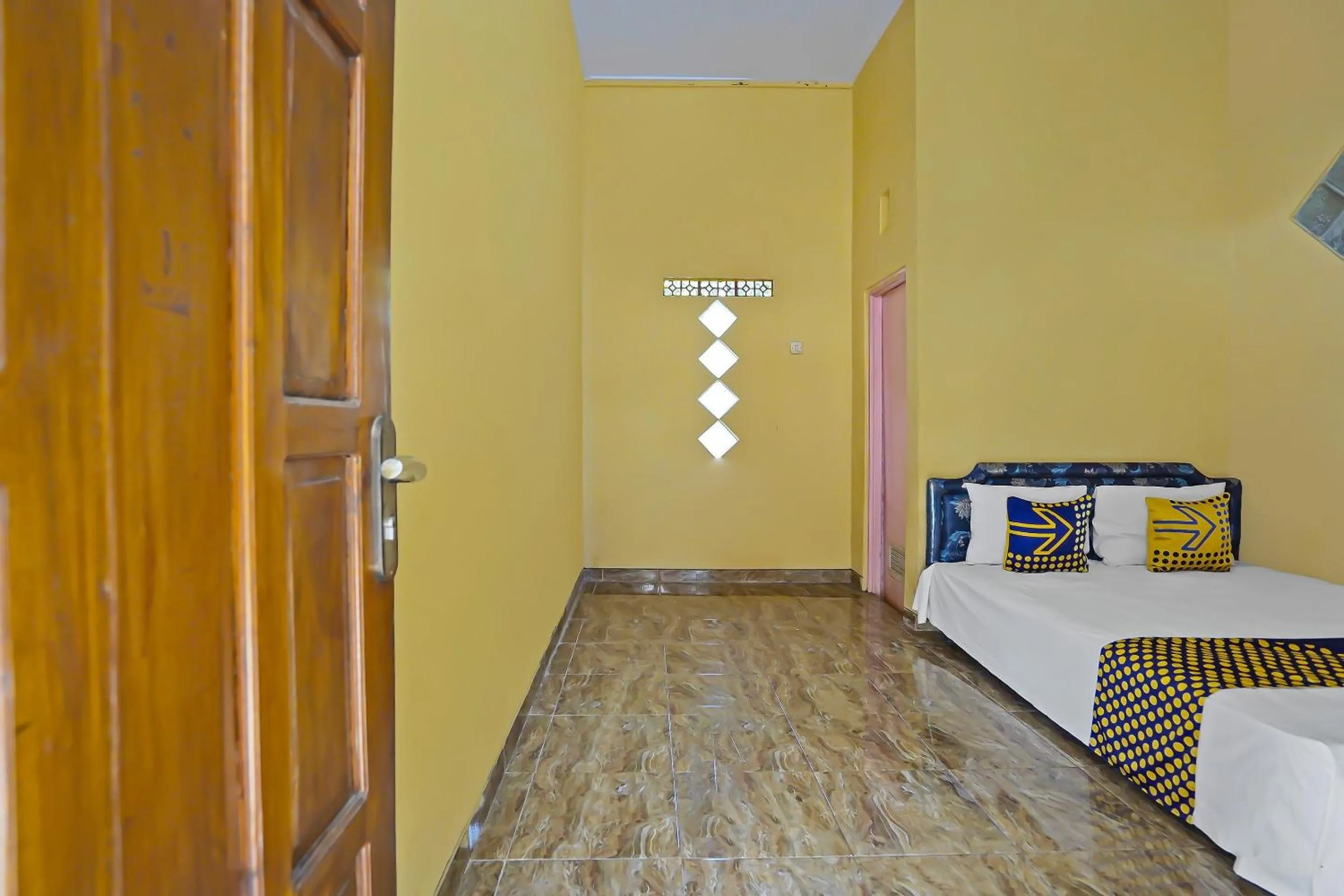 Bedroom, Bed in Hotel O Sobat Ijen Traveller Homestay