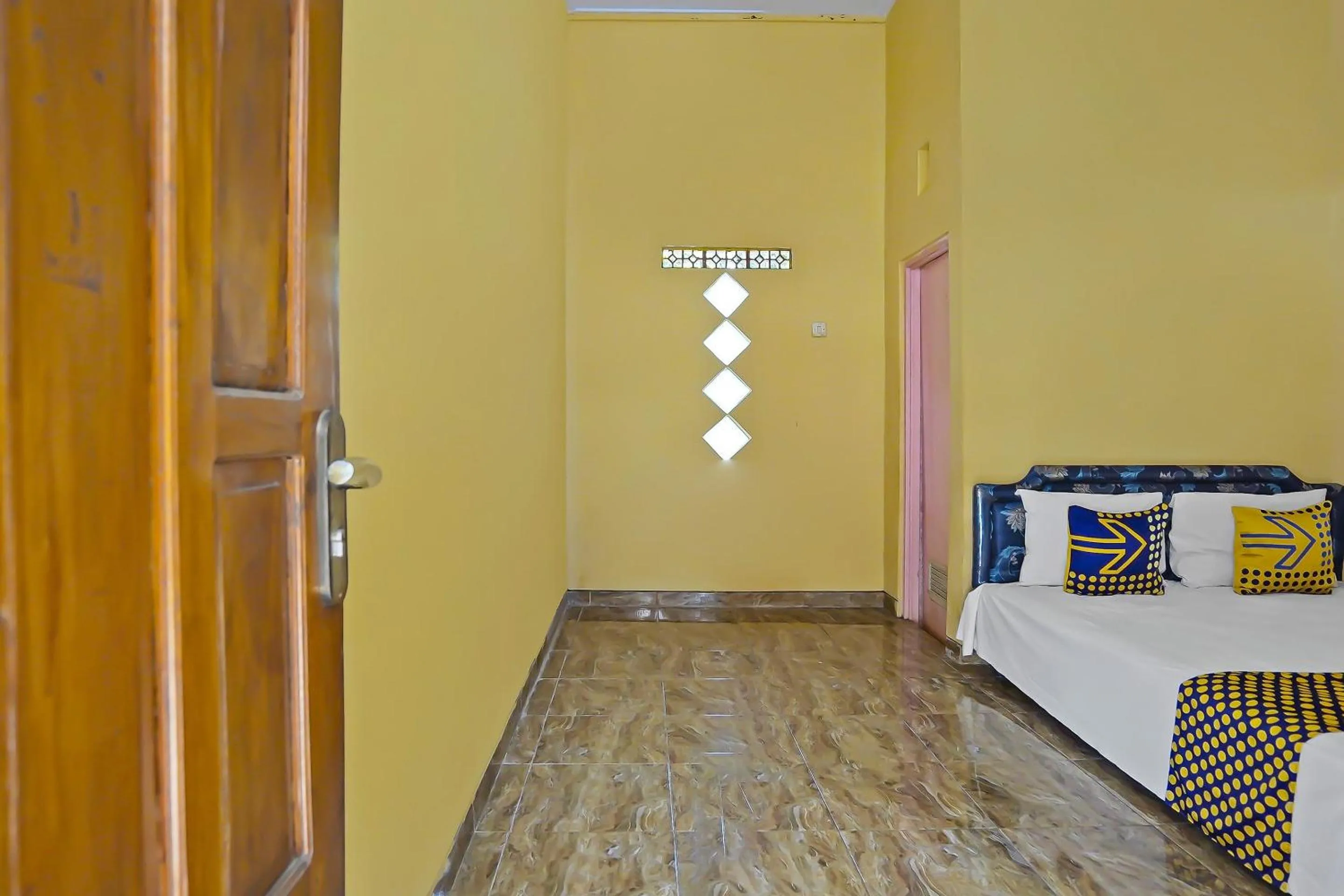 Bedroom, Bed in Hotel O Sobat Ijen Traveller Homestay