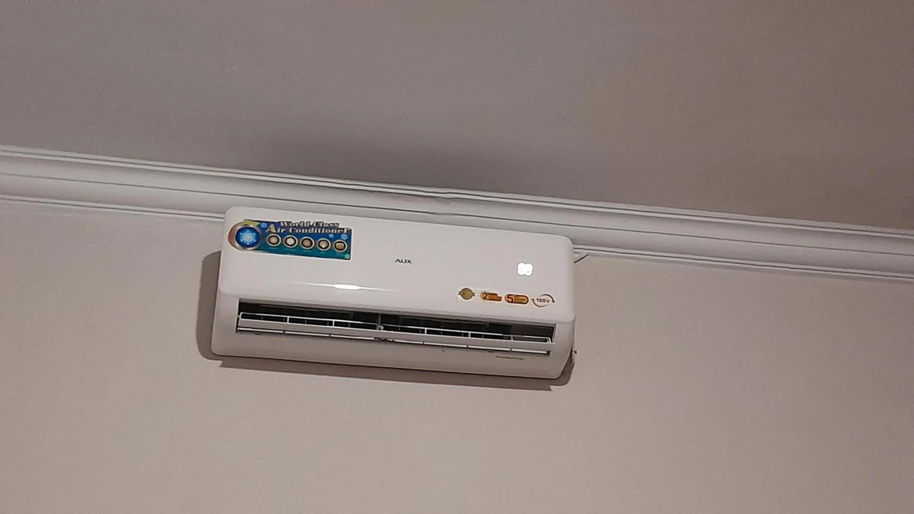 Bedroom in SPOT ON 92481 Modena Homestay Syariah Near SD Negeri