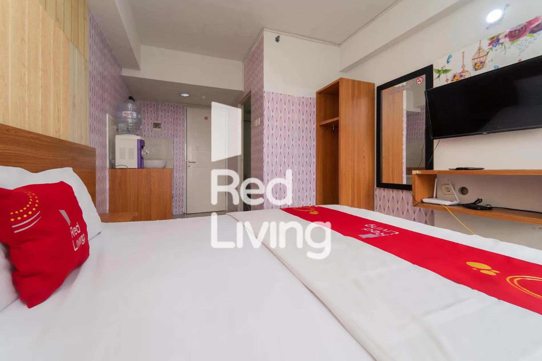 Bedroom, Bed in RedLiving Apartemen Grand Sentraland - Bangde Rooms