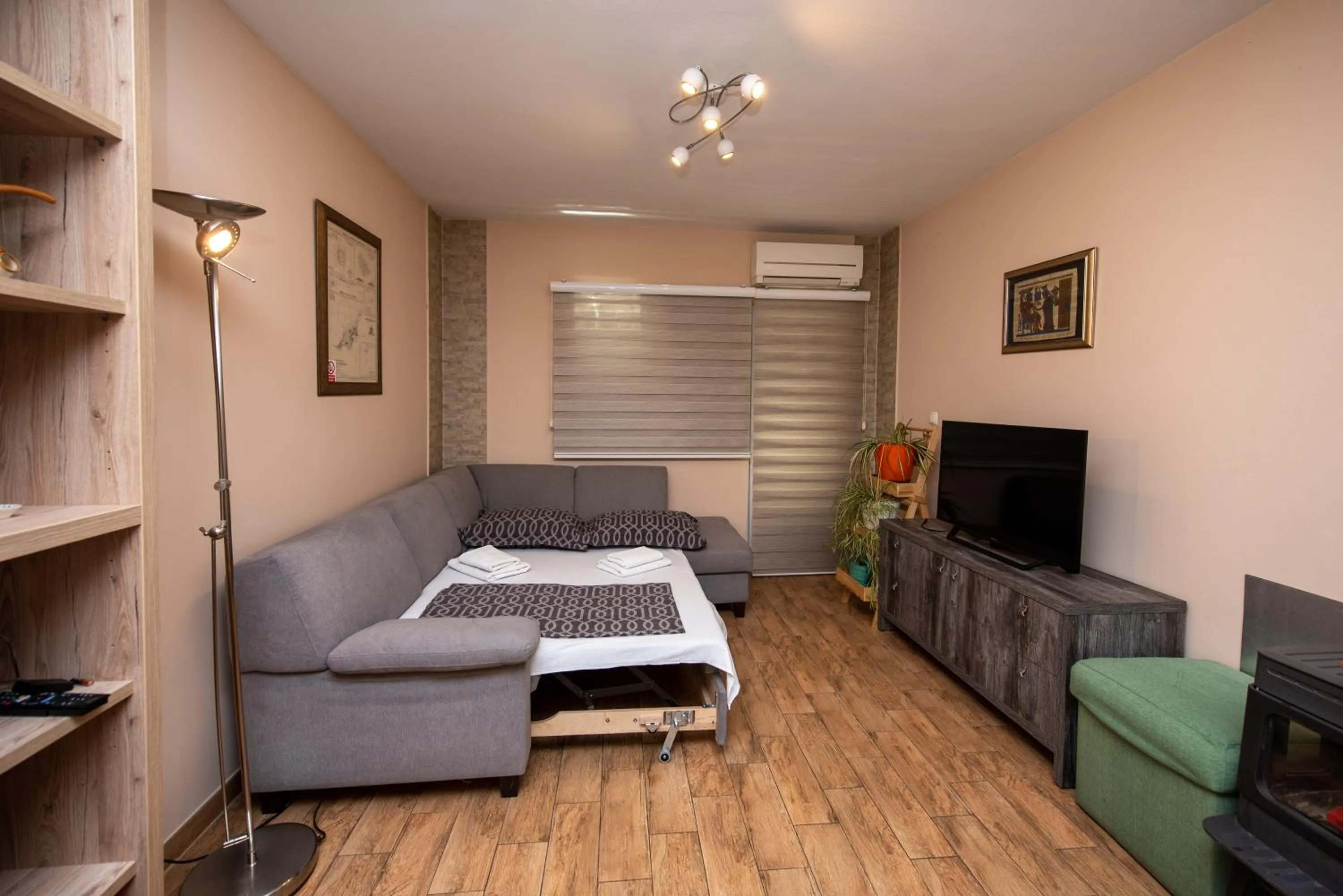 Bed in Apartment Traveler