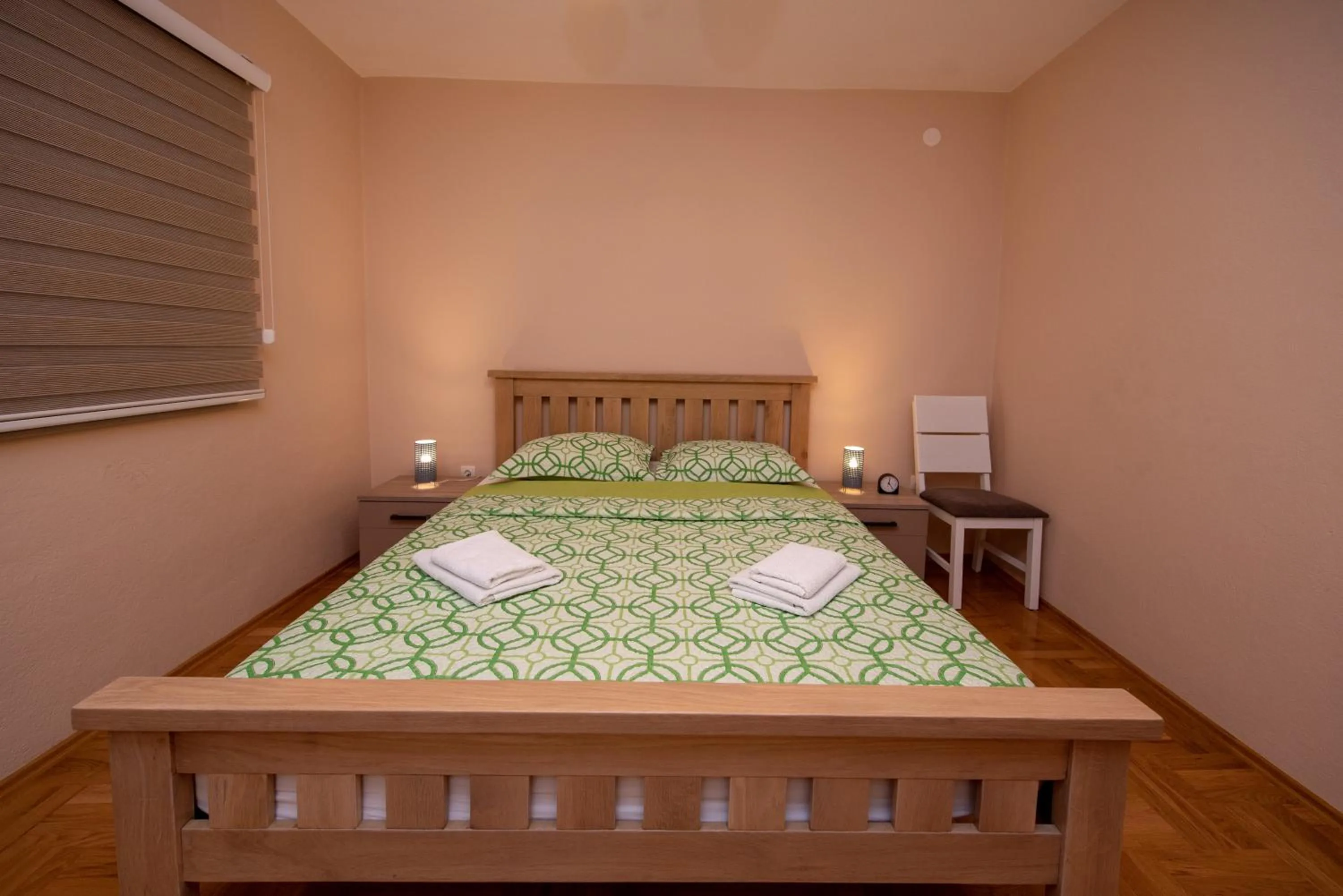 Bedroom, Bed in Apartment Traveler