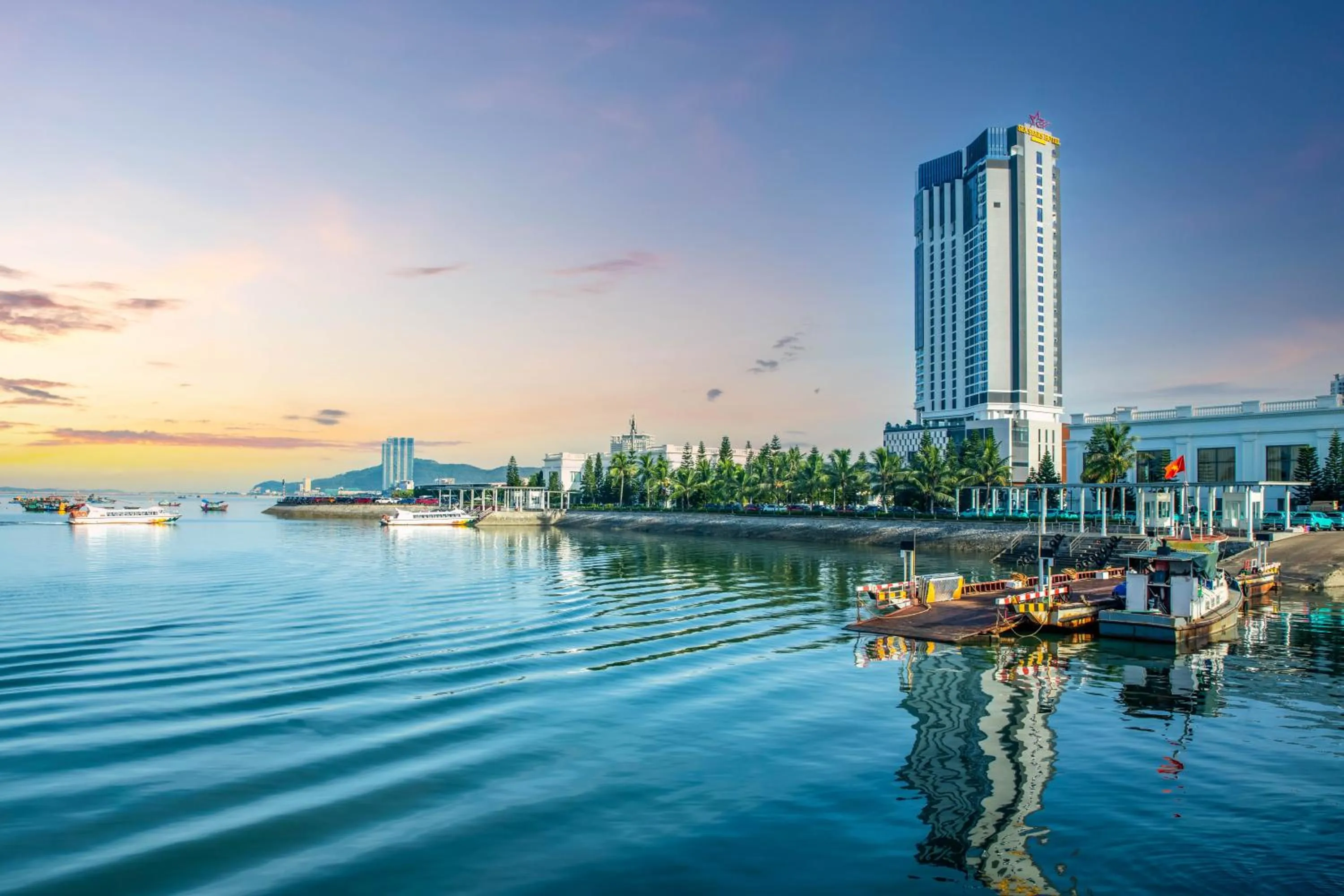 Property building in Sea Stars Hotel Ha Long