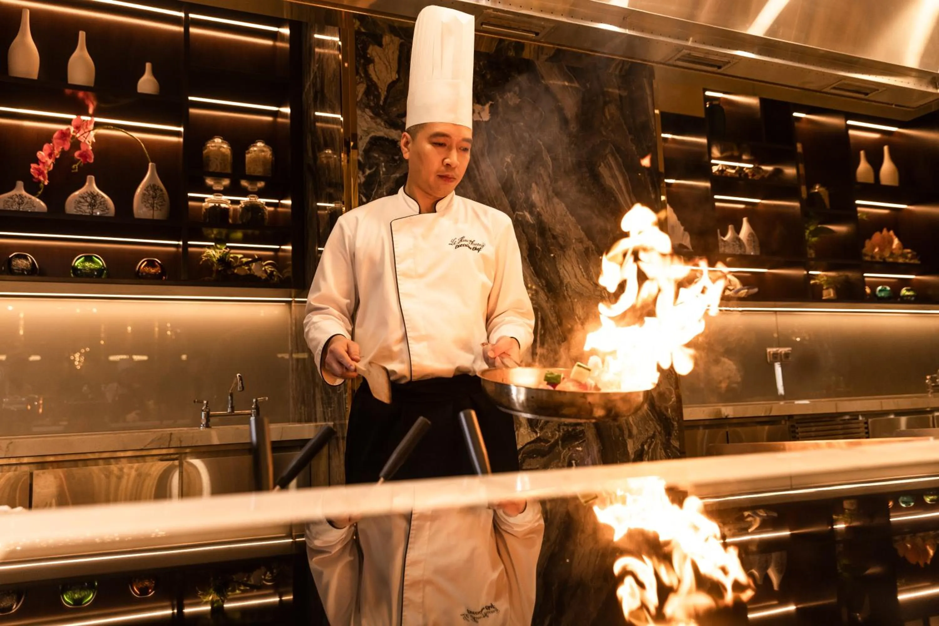 Restaurant/places to eat in Sea Stars Hotel Ha Long