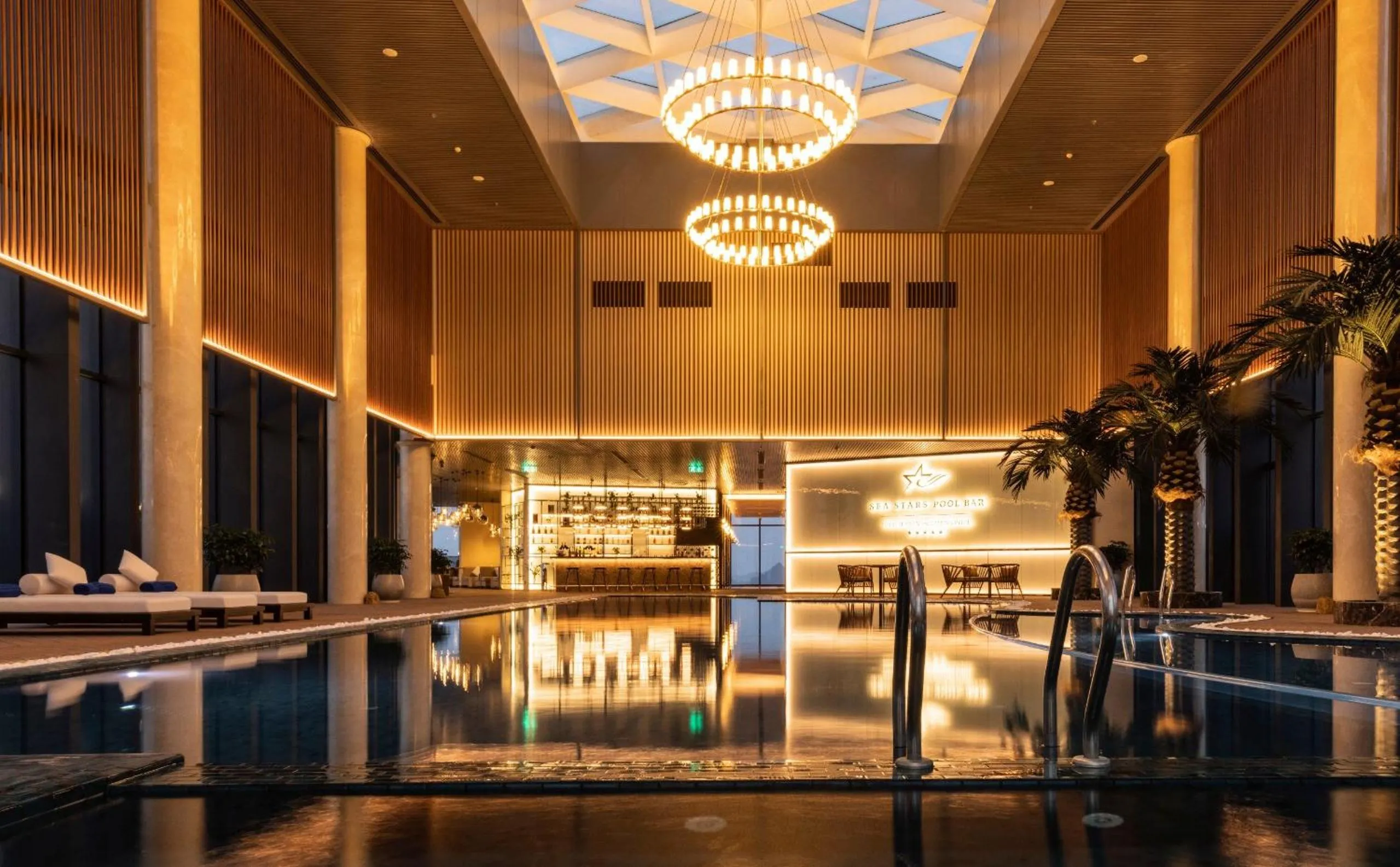 Swimming pool in Sea Stars Hotel Ha Long