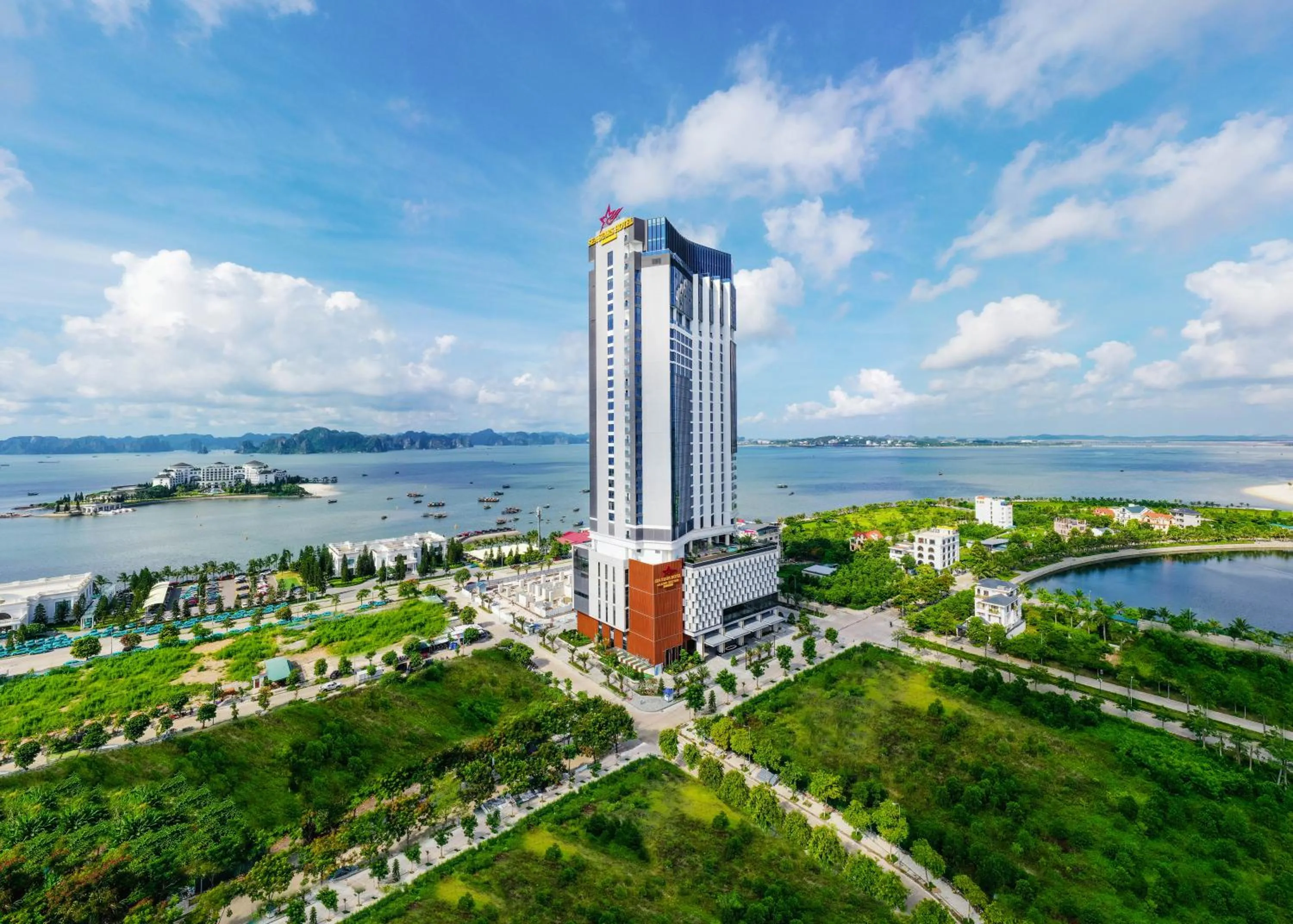 Property building in Sea Stars Hotel Ha Long