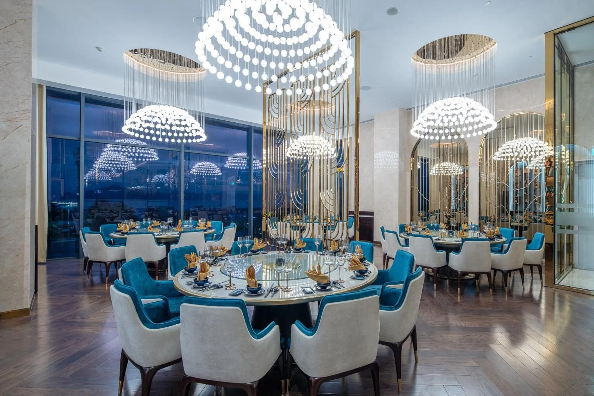 Restaurant/places to eat in Sea Stars Hotel Ha Long