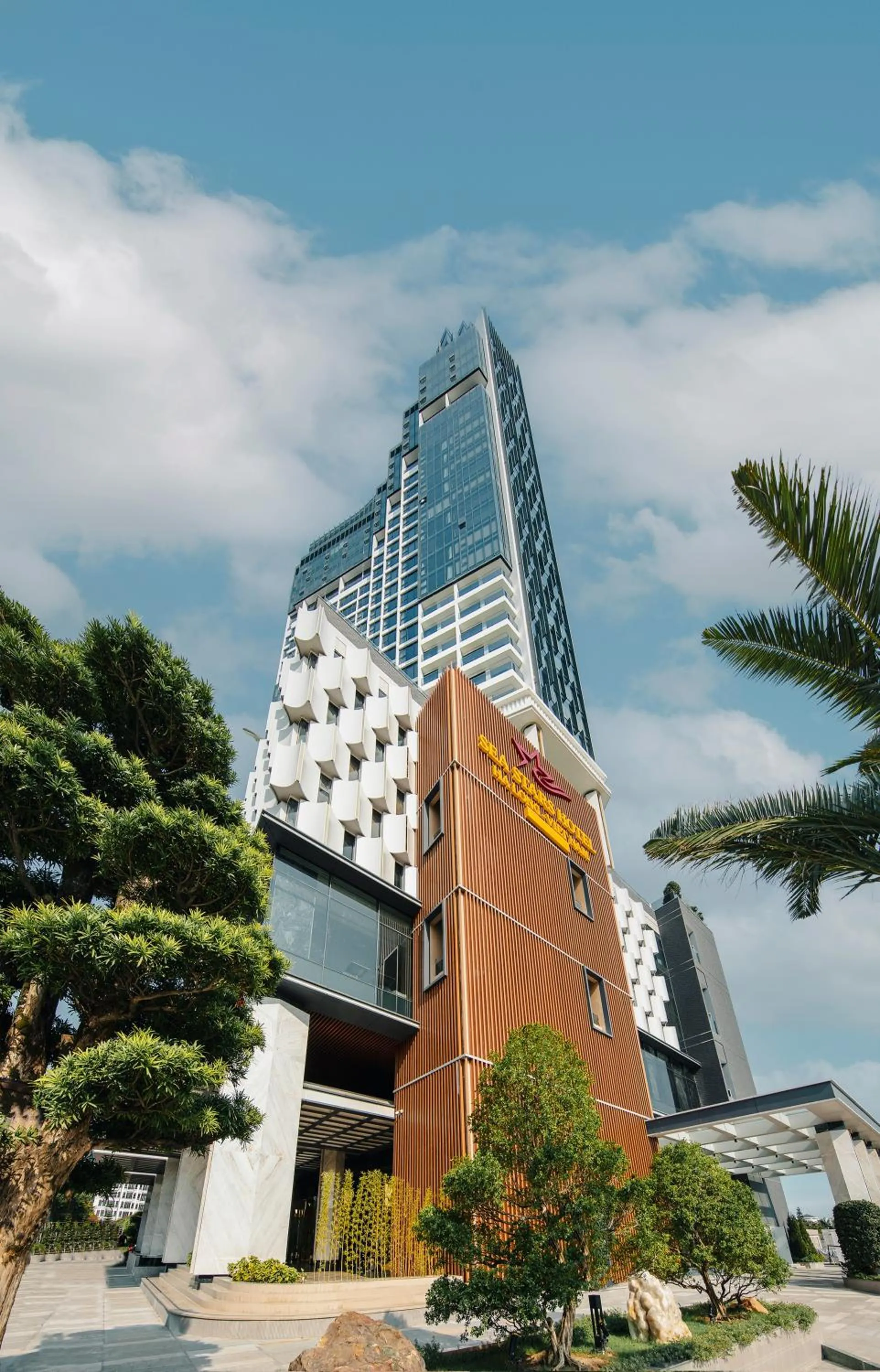 Property building in Sea Stars Hotel Ha Long