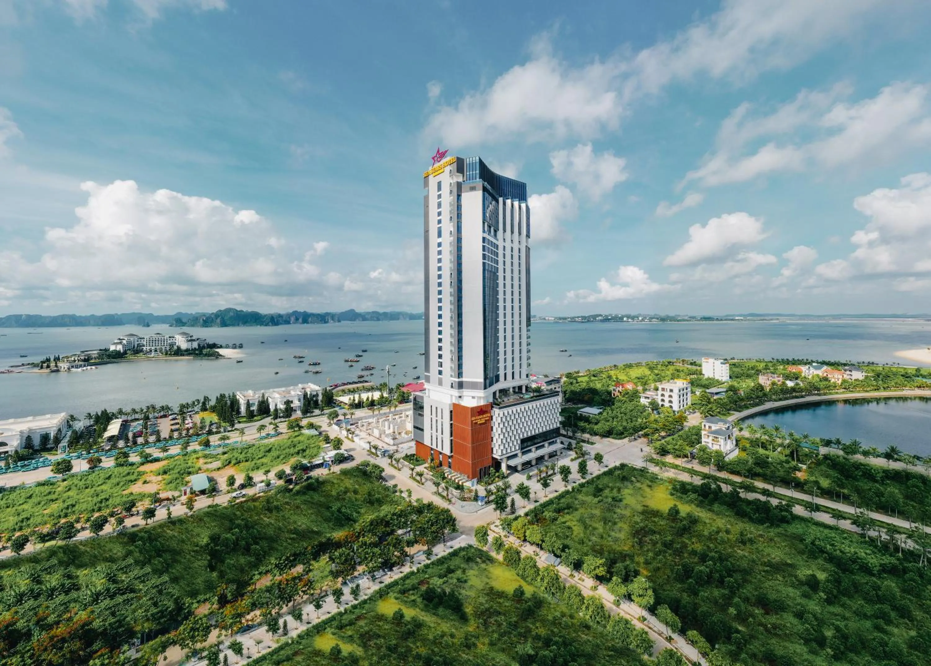 Property building in Sea Stars Hotel Ha Long