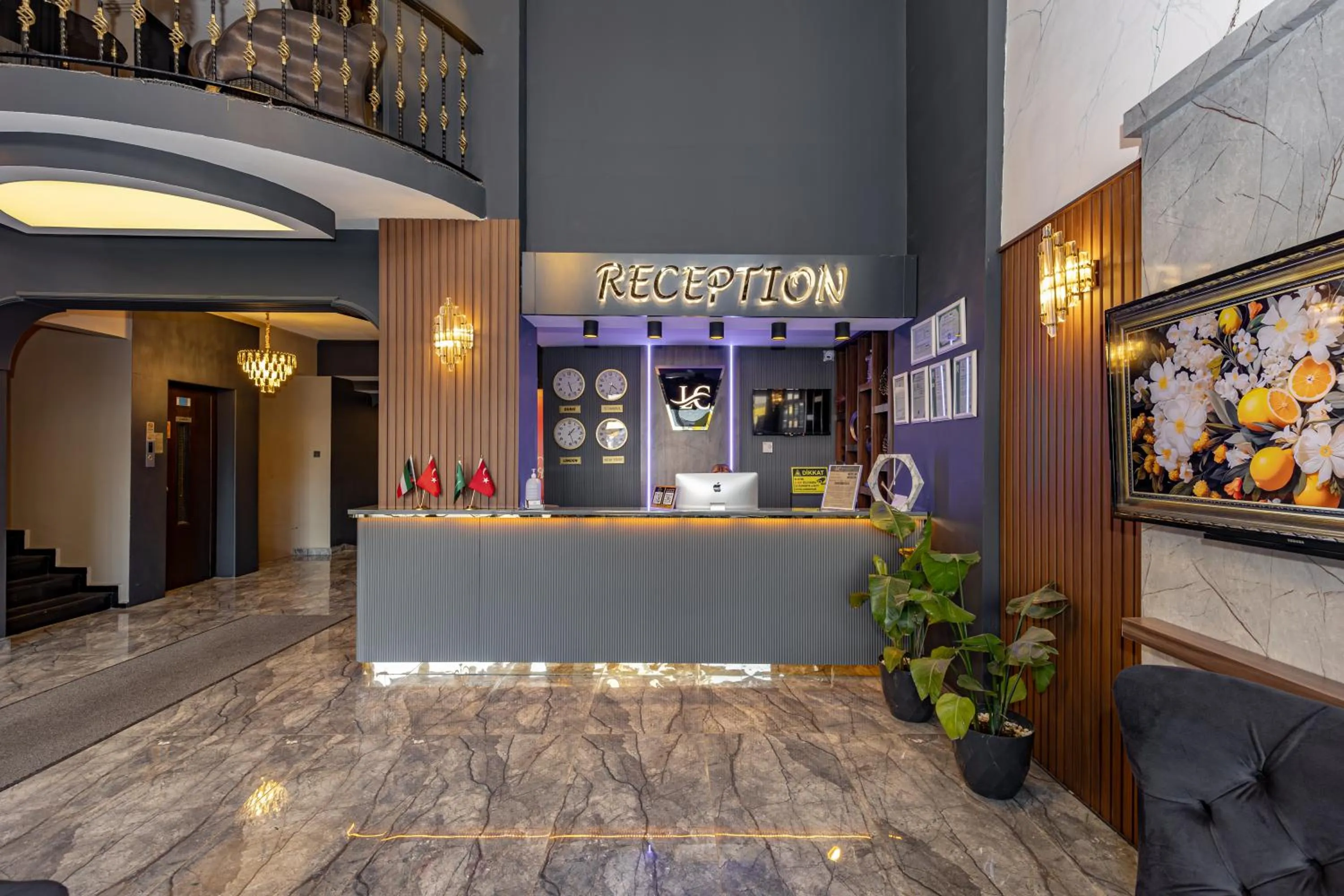 Lobby or reception in BURSA GRAND LOYAL CiTY HOTEL