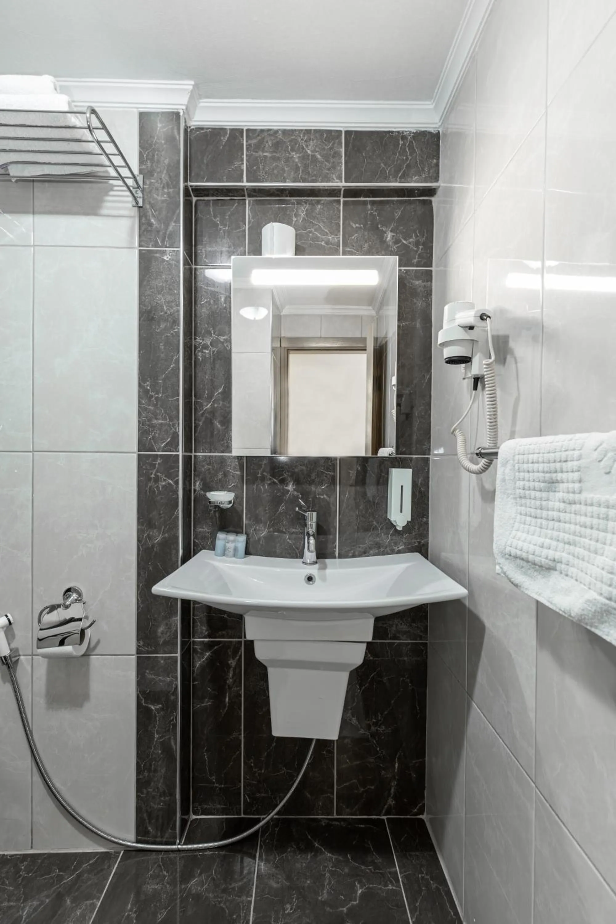 Bathroom in BURSA GRAND LOYAL CiTY HOTEL