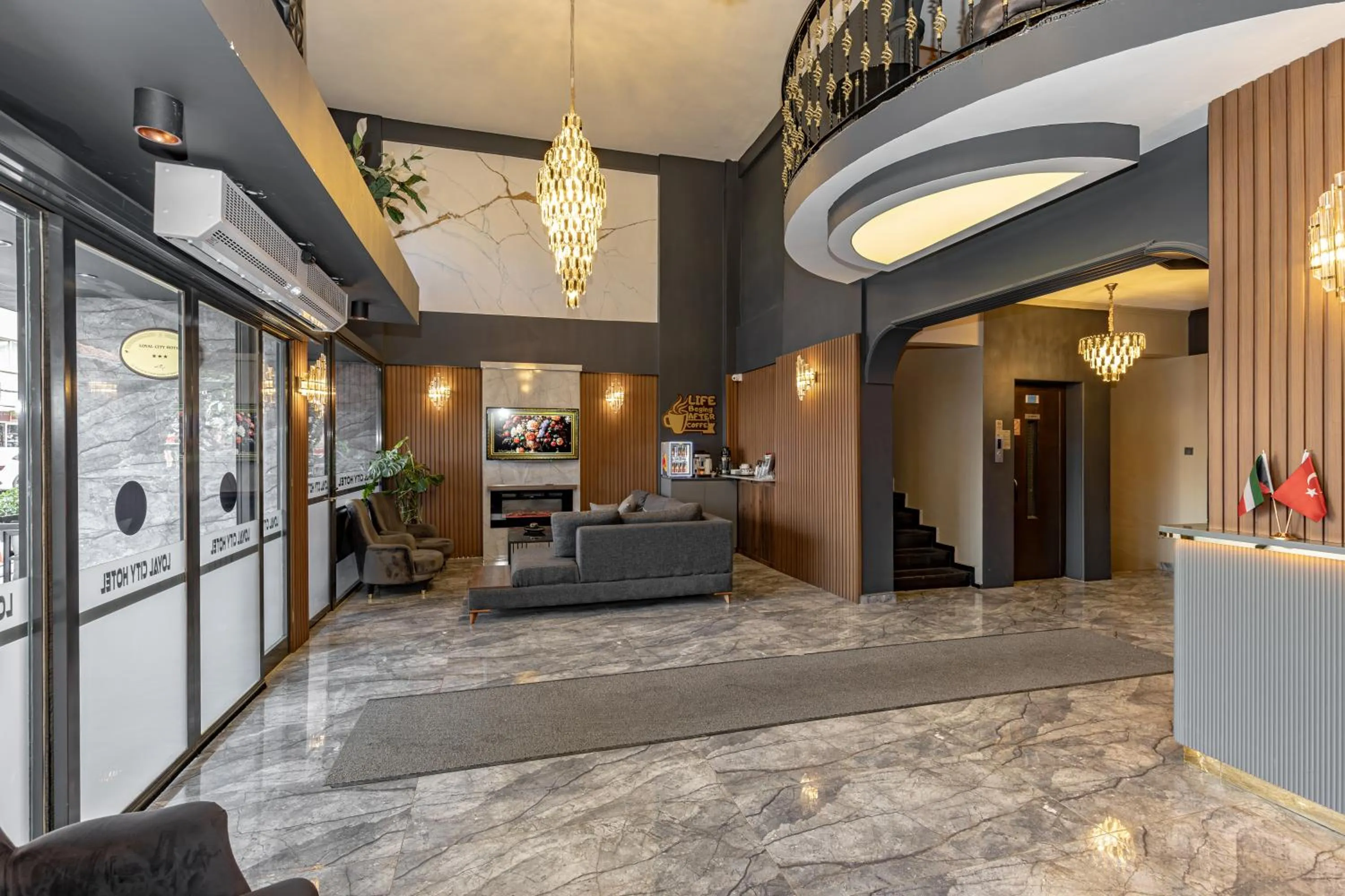 Lobby or reception in BURSA GRAND LOYAL CiTY HOTEL