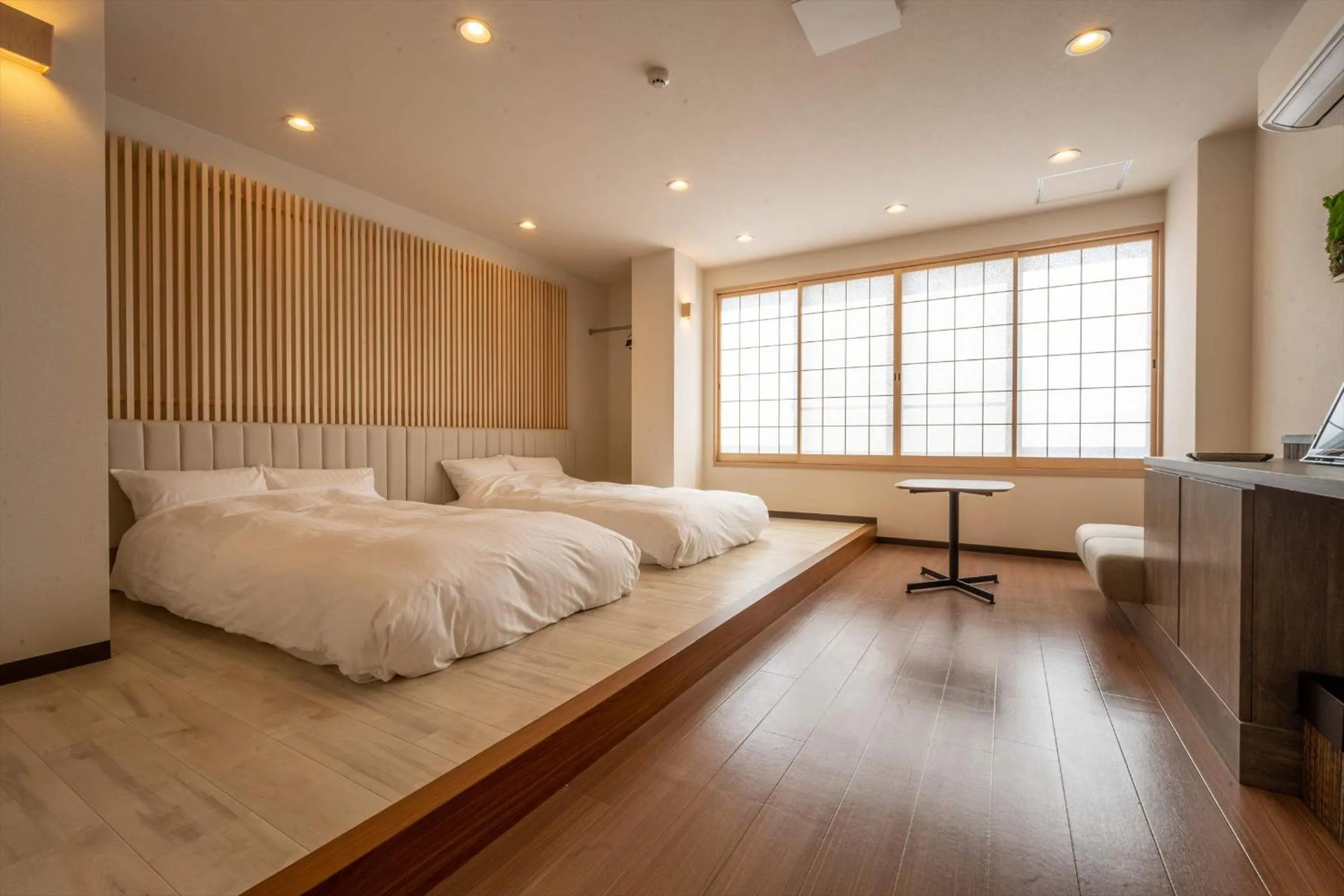 Photo of the whole room, Bed in Yumura Onsen MIDORIYA