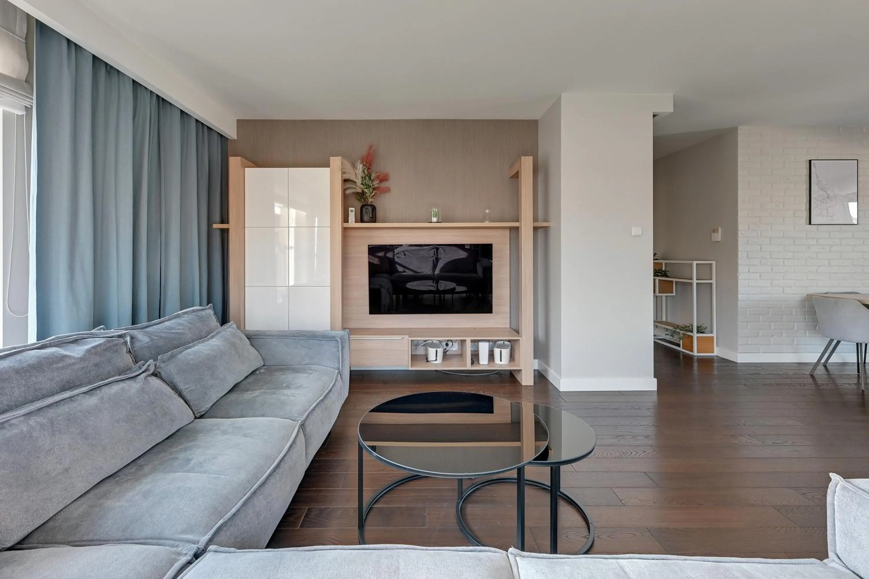 Living room in Chmielna Park by Comfort Apartments